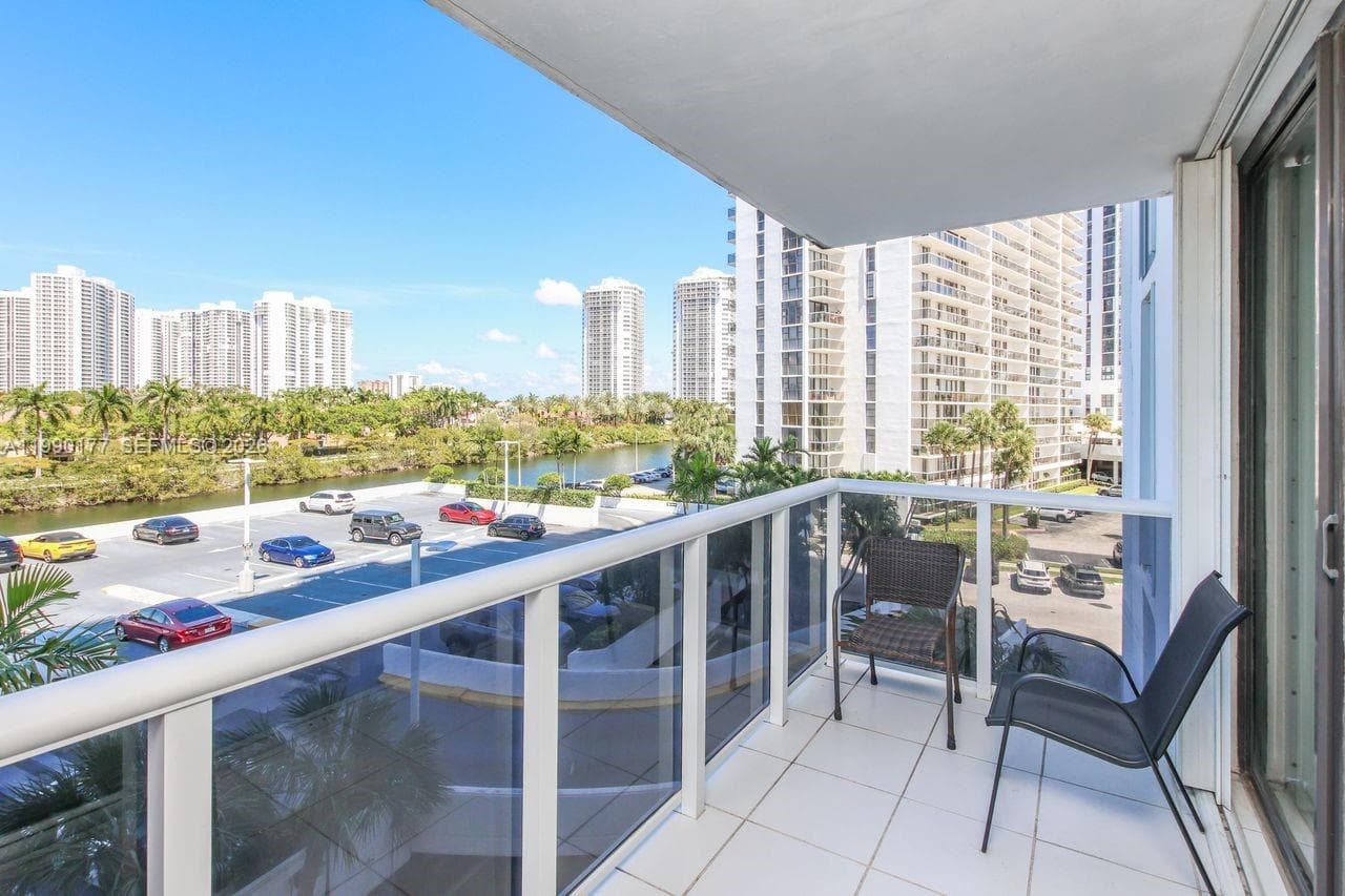3675 N Country Club Dr 401 photo 7