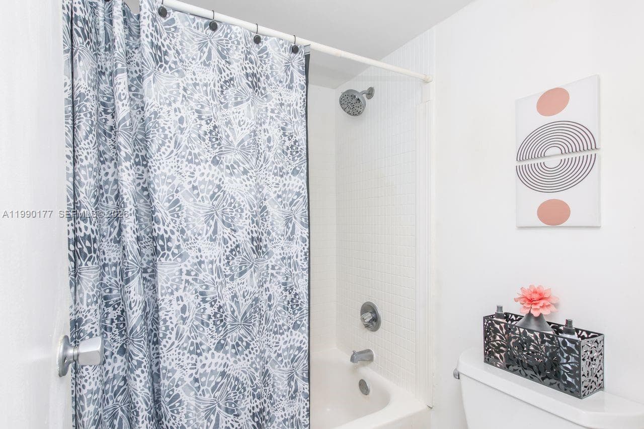 3675 N Country Club Dr 401 photo 20