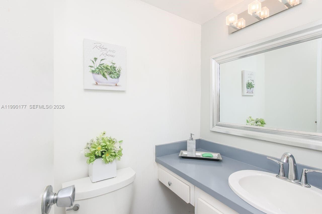 3675 N Country Club Dr 401 photo 19