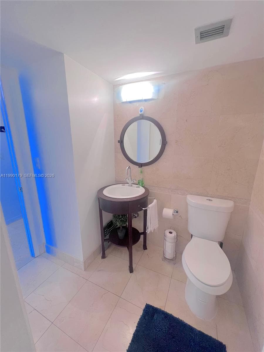 5838 Collins Ave 7G photo 16