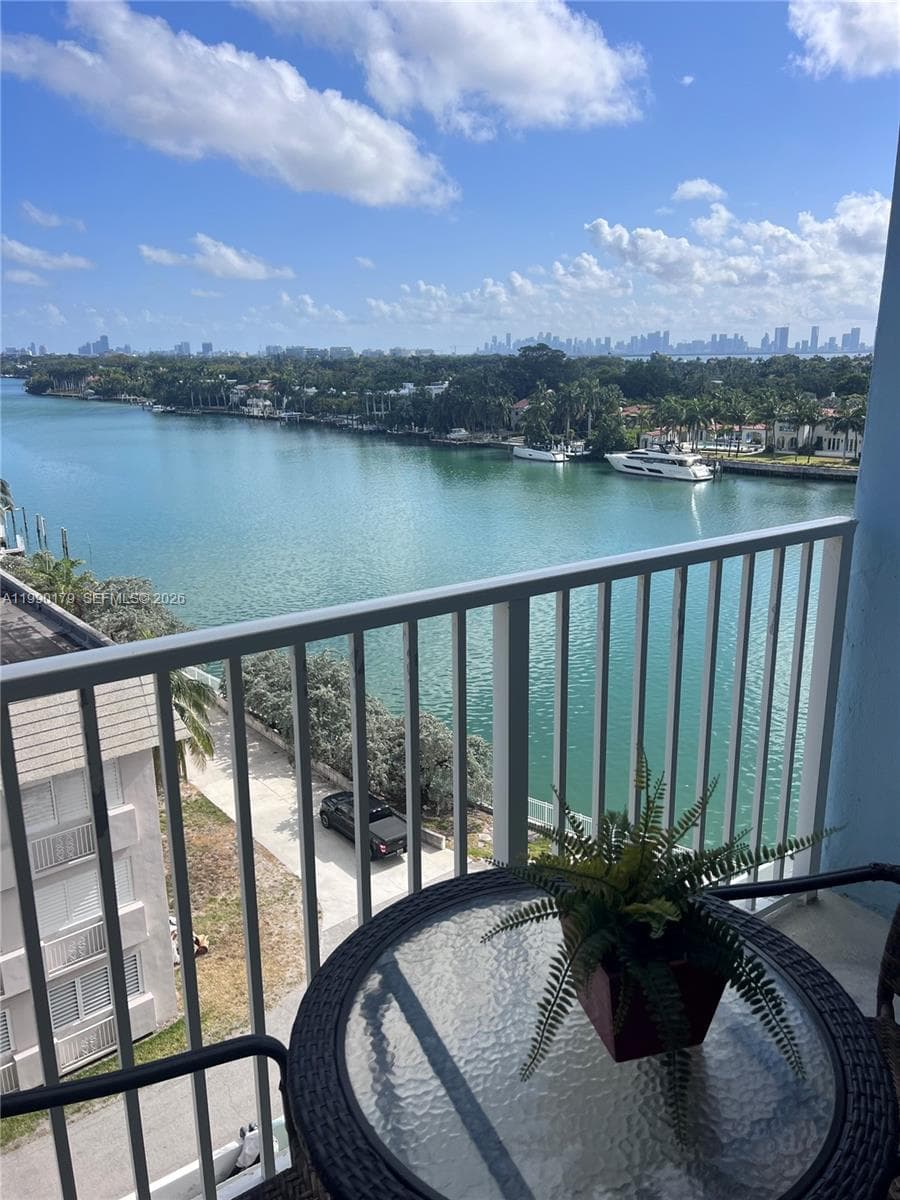 5838 Collins Ave 7G photo 21