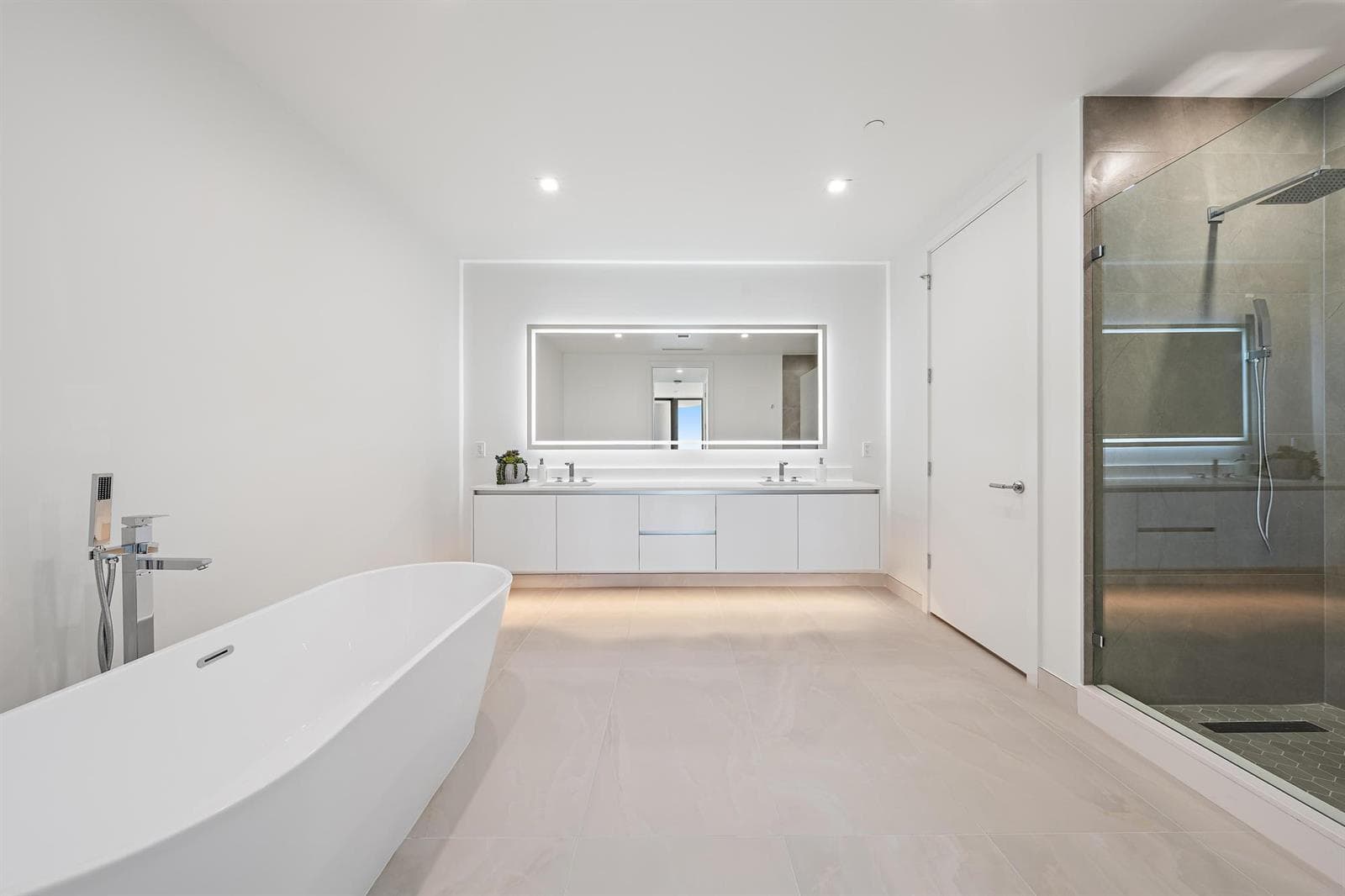 220 Lake Shore Drive 2212 photo 16