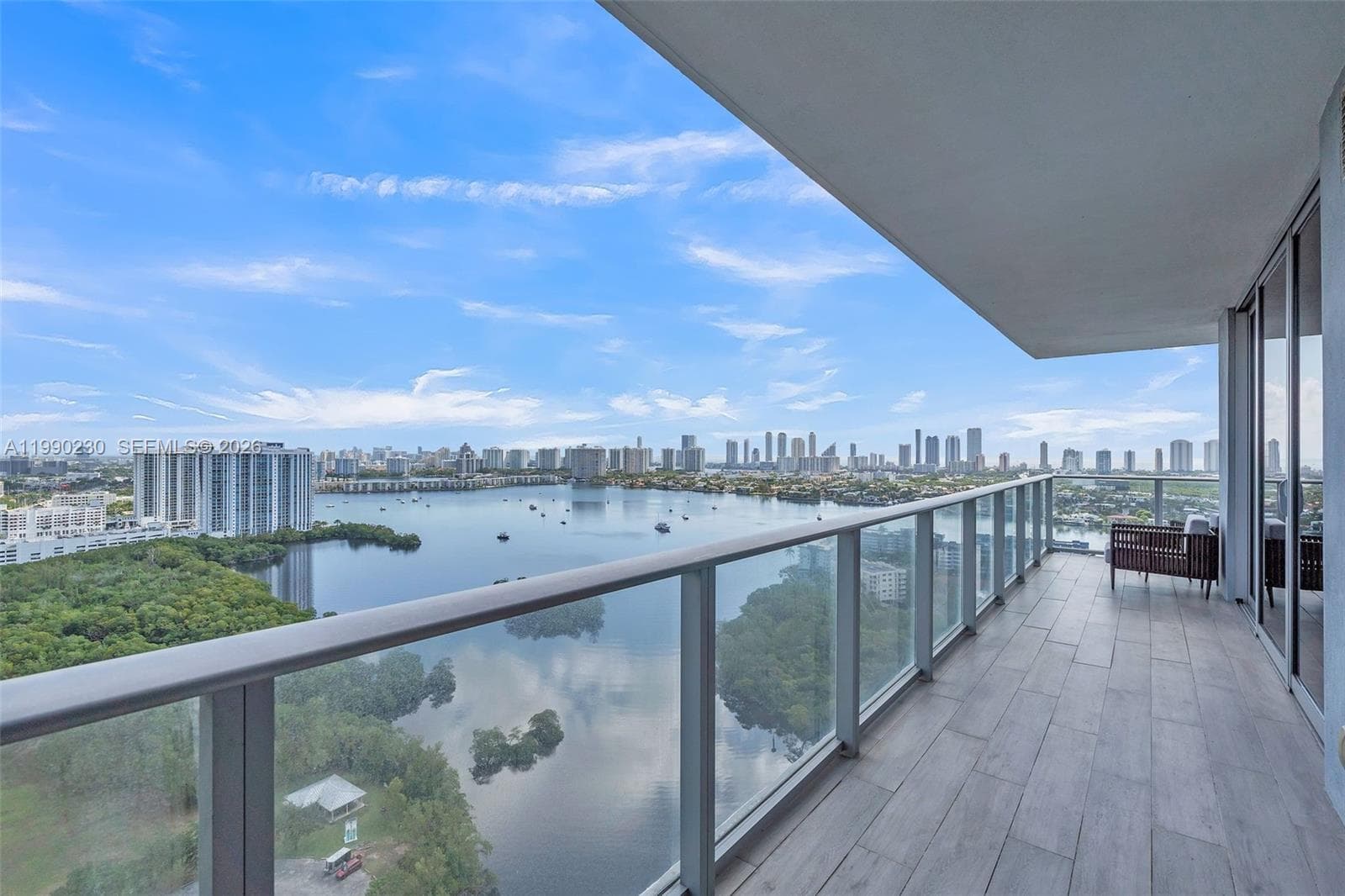 16385 Biscayne Blvd 2707 photo 2