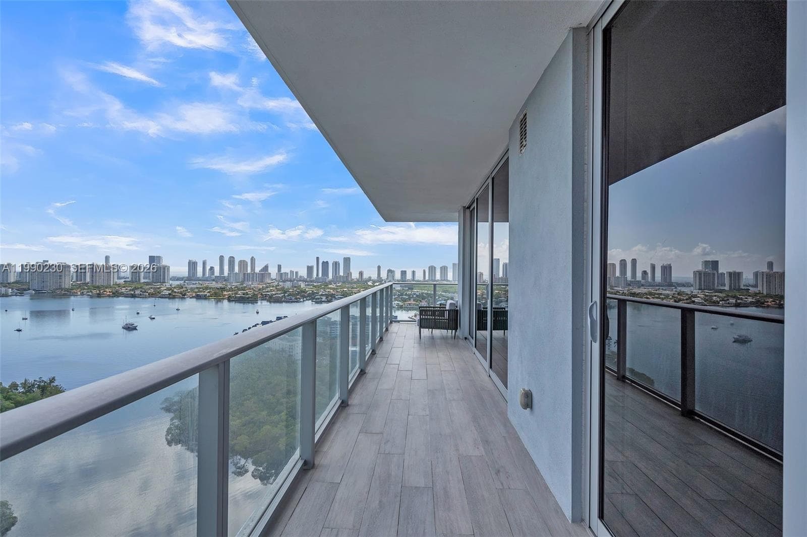 16385 Biscayne Blvd 2707 photo 3