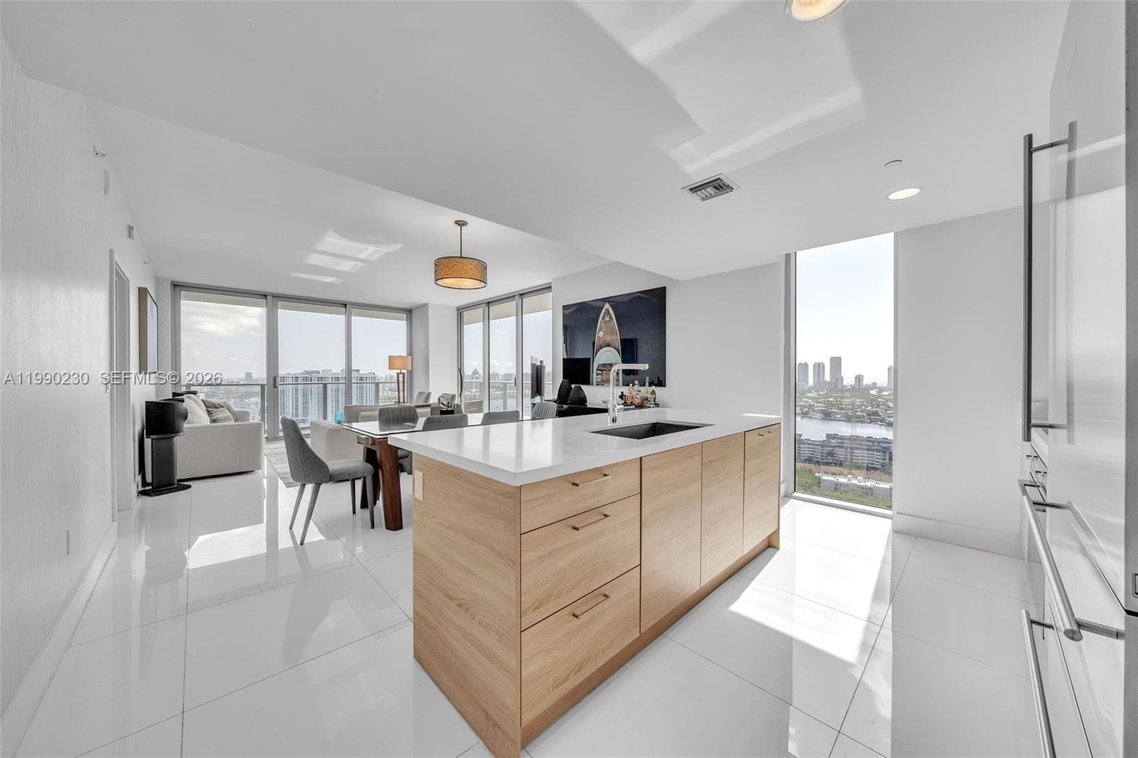 16385 Biscayne Blvd 2707 photo 20