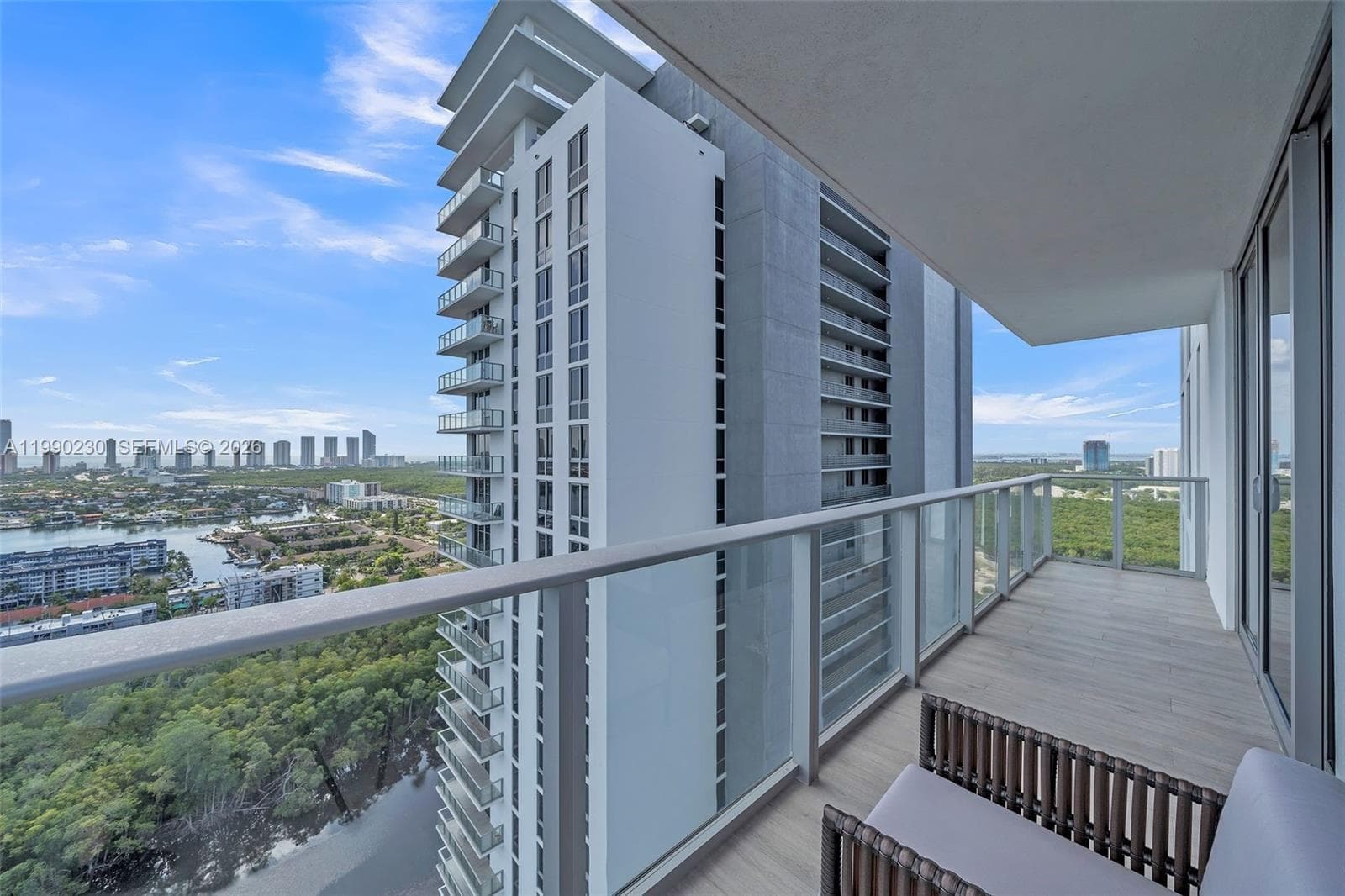 16385 Biscayne Blvd 2707 photo 4