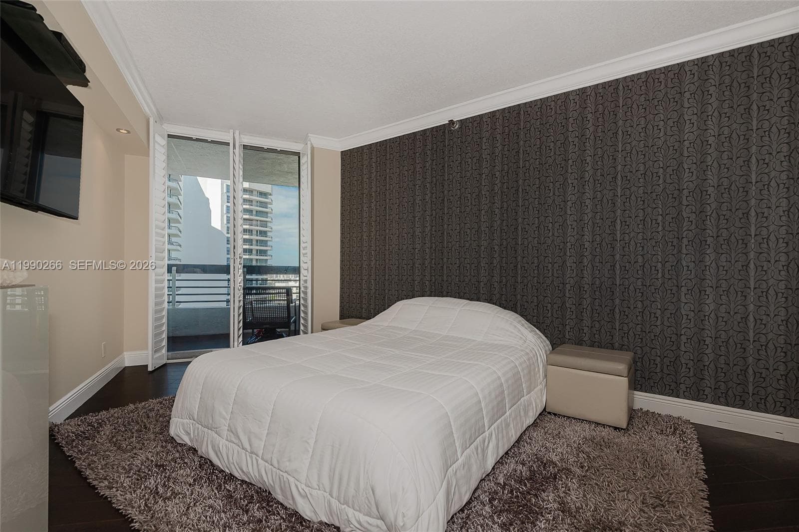 19195 36th Ct 2304 photo 18