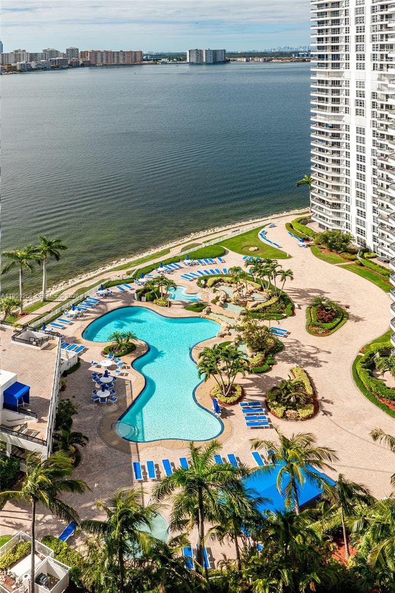 19195 36th Ct 2304 photo 21