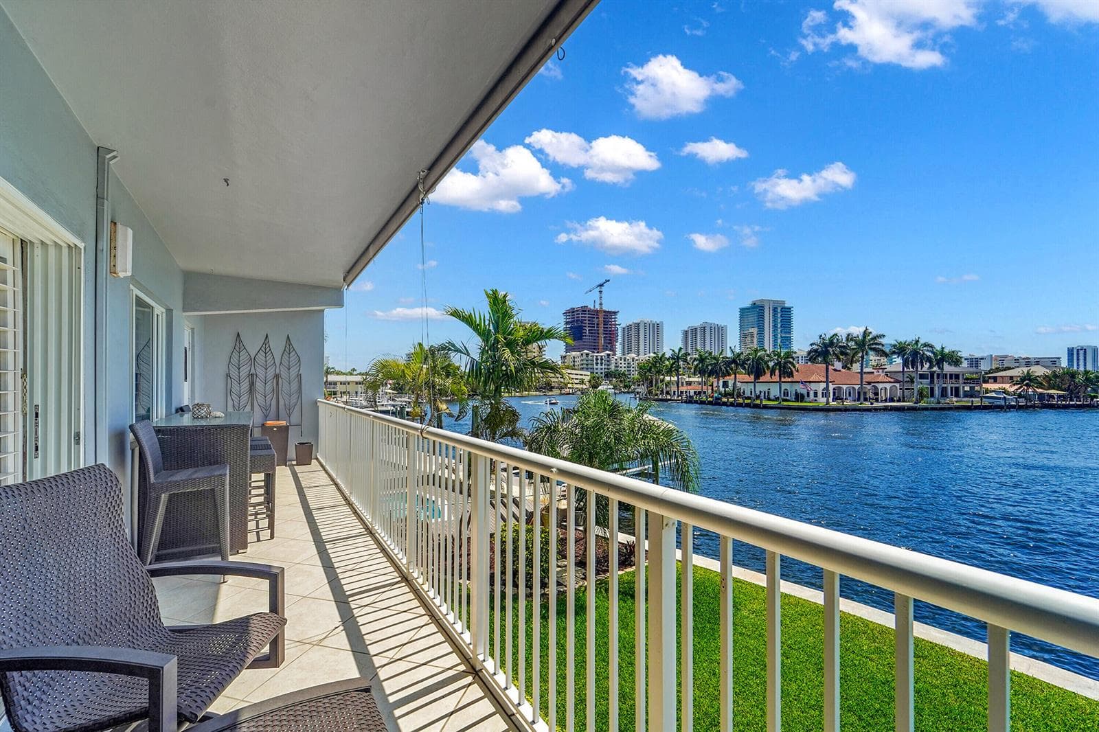 1201 S Riverside Drive 201 photo 17