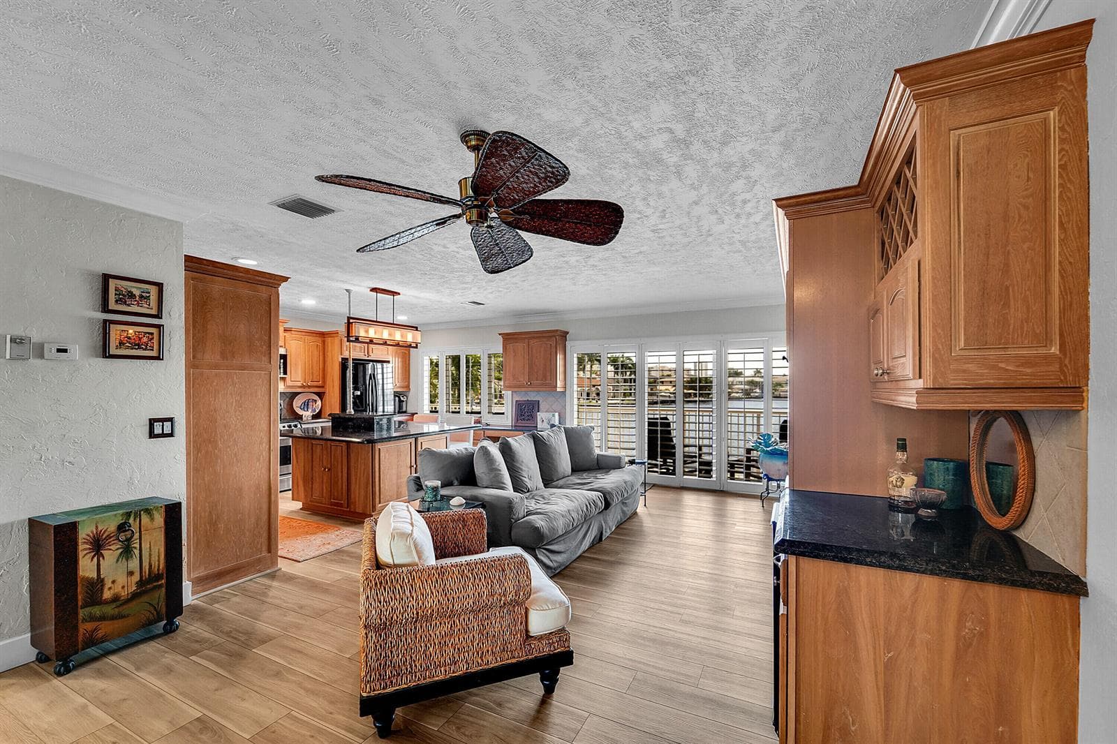1201 S Riverside Drive 201 photo 3