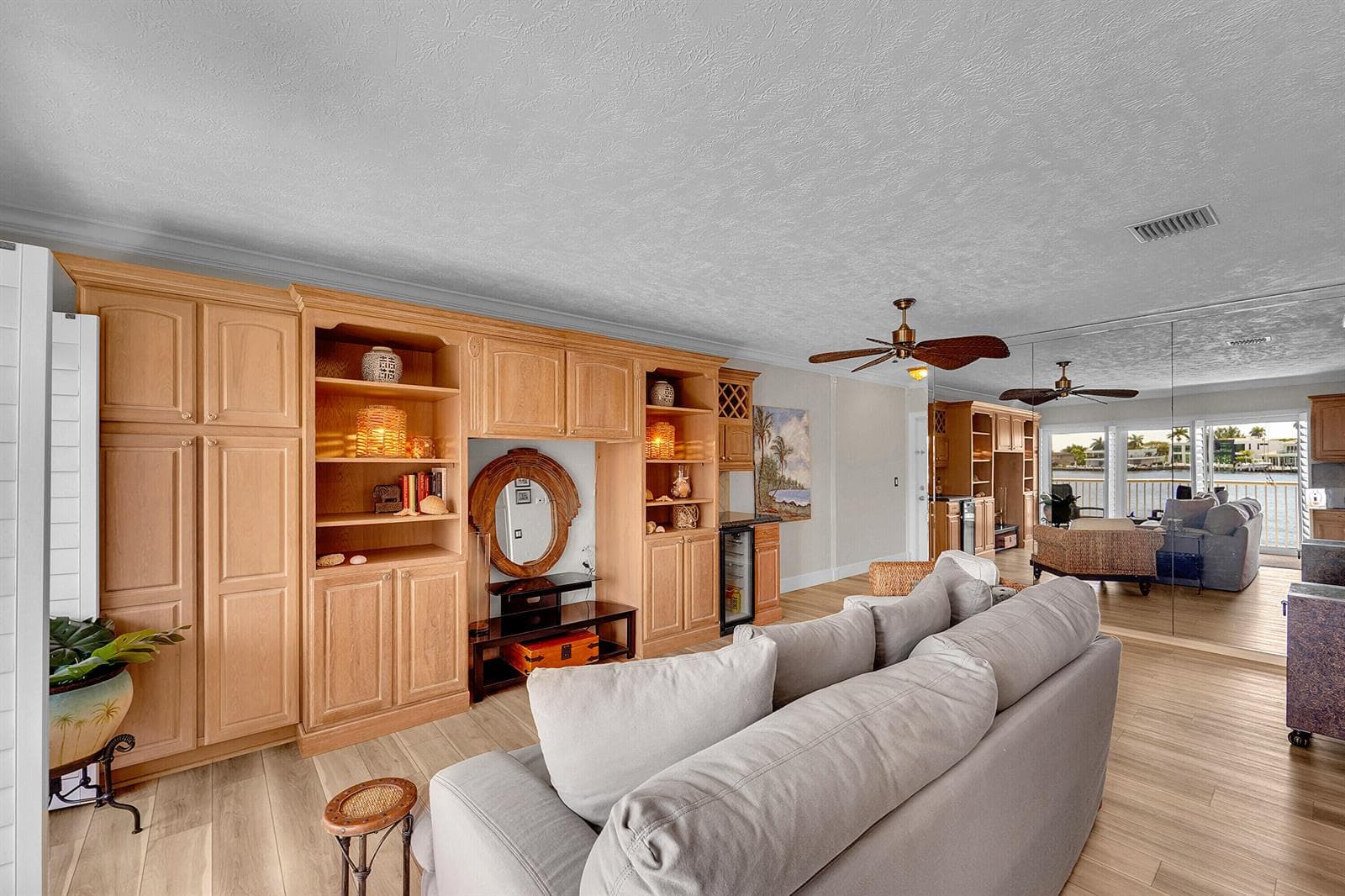 1201 S Riverside Drive 201 photo 5