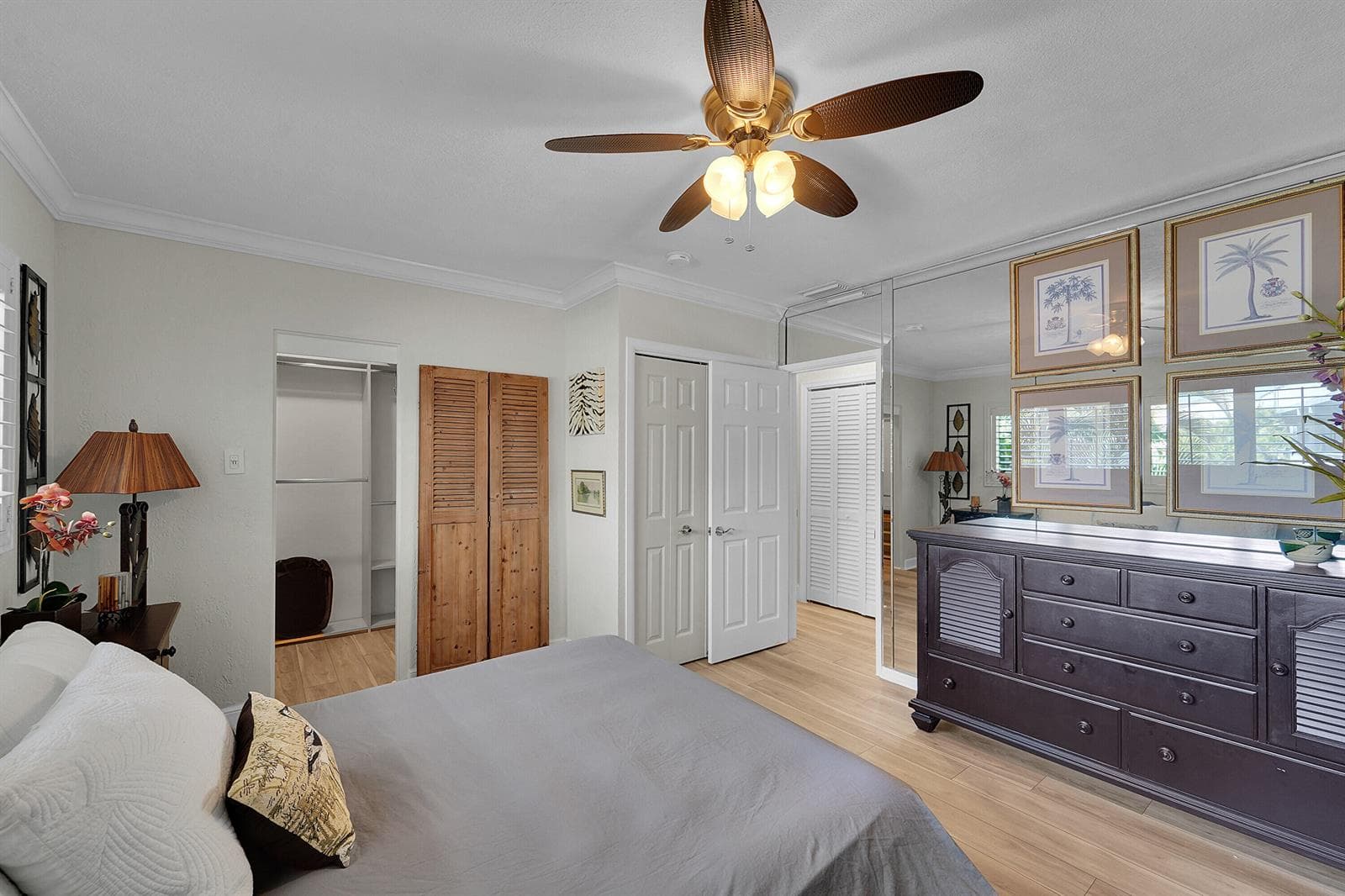 1201 S Riverside Drive 201 photo 14
