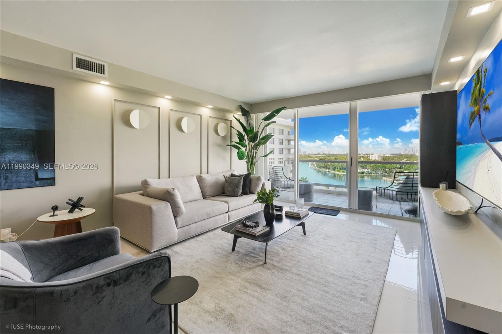 5161 Collins Ave 1508 photo 3