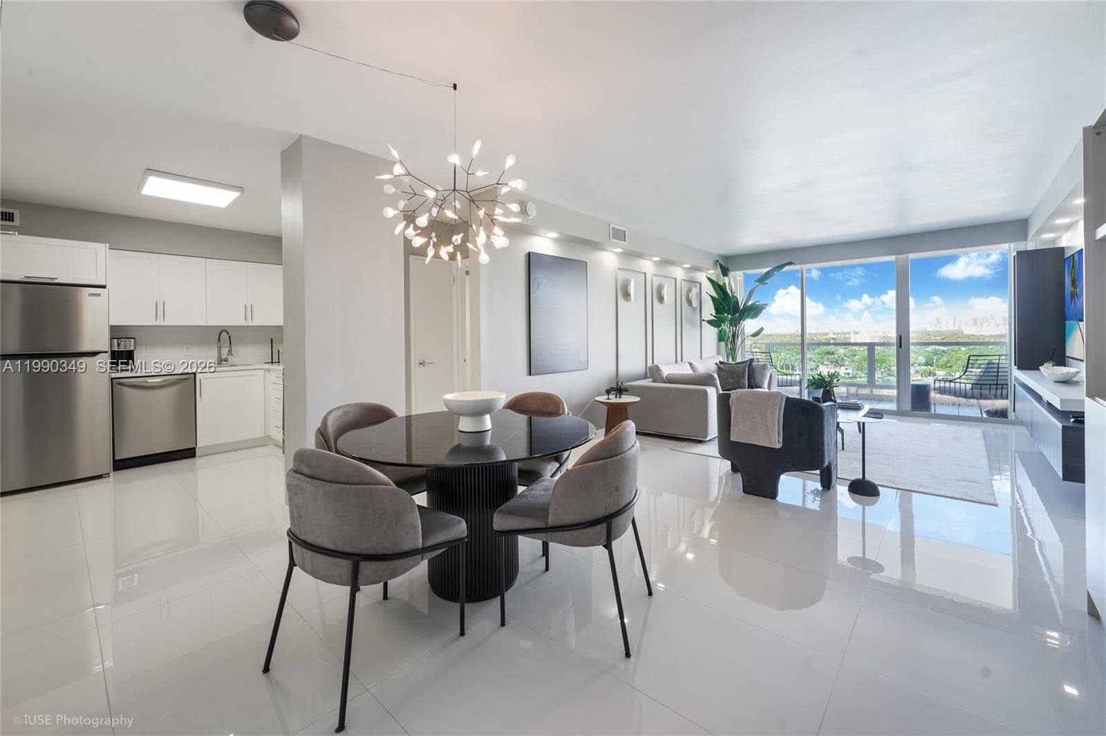 5161 Collins Ave 1508 photo 4