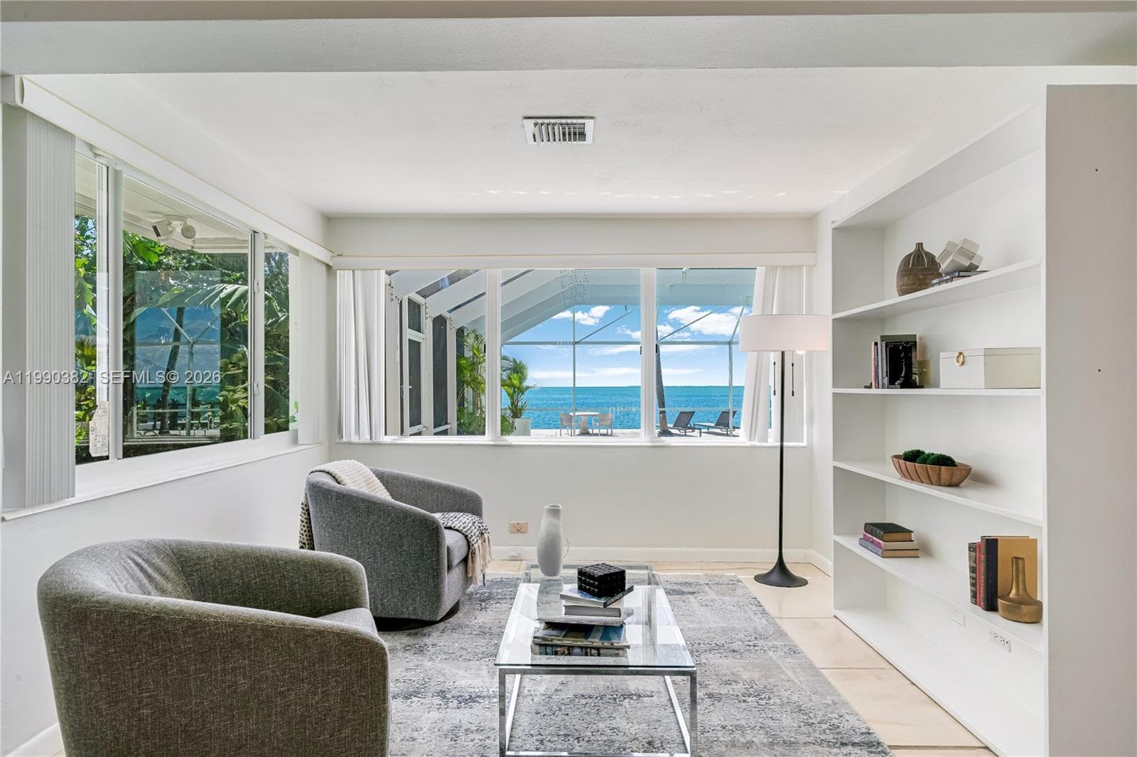 640 Mashta Dr photo 10