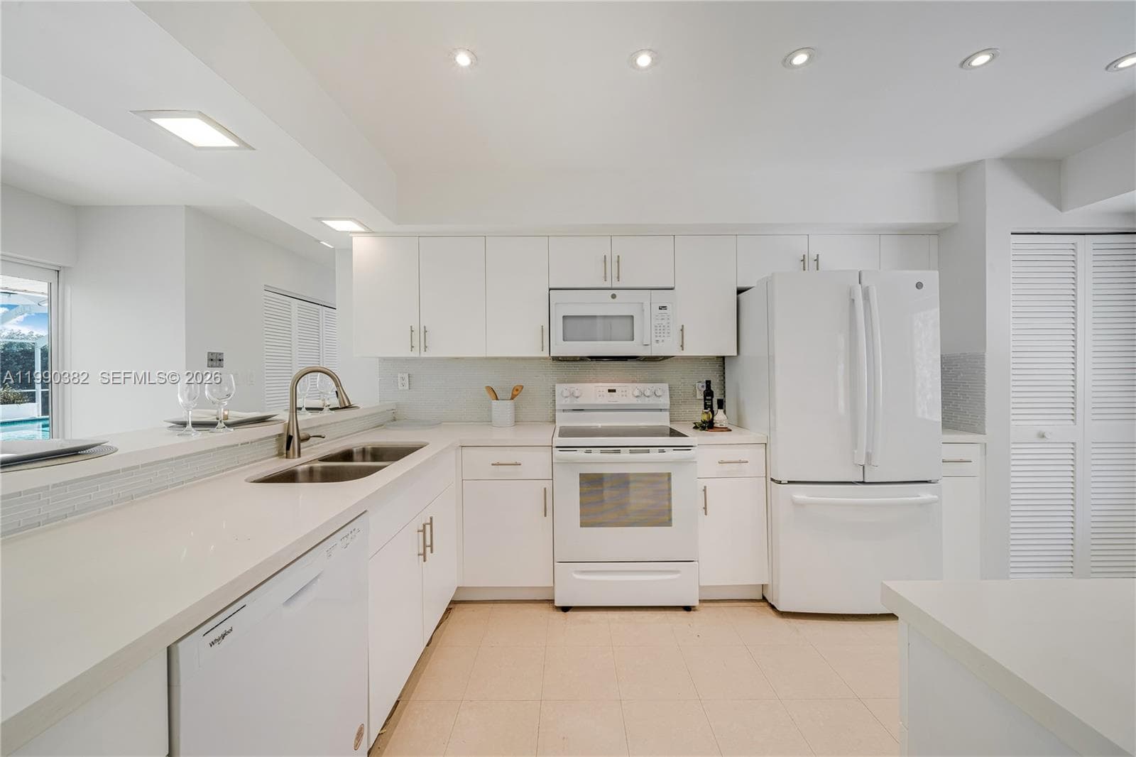 640 S Mashta Dr photo 18