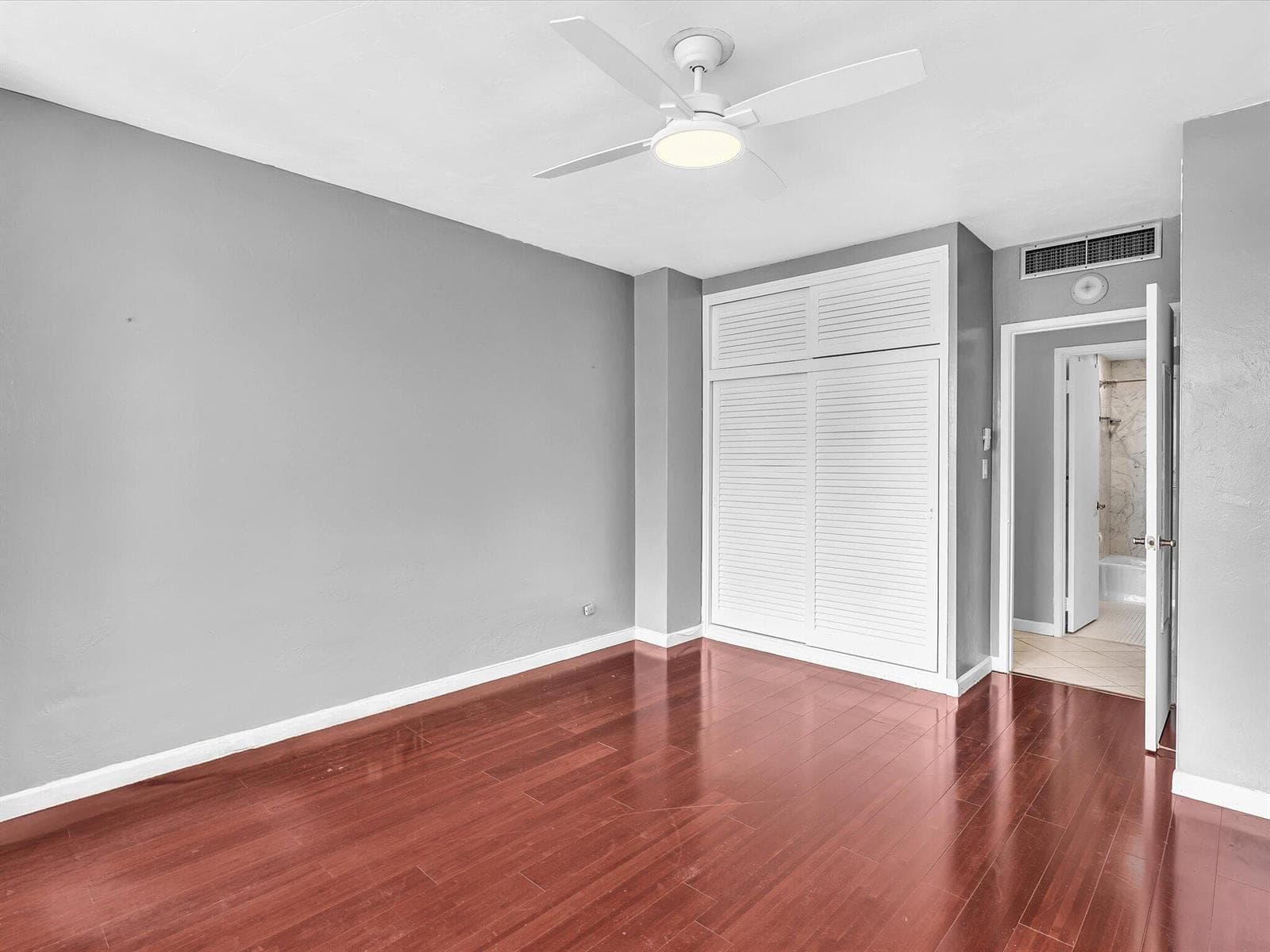 3300 NE 36th Street 820 photo 19