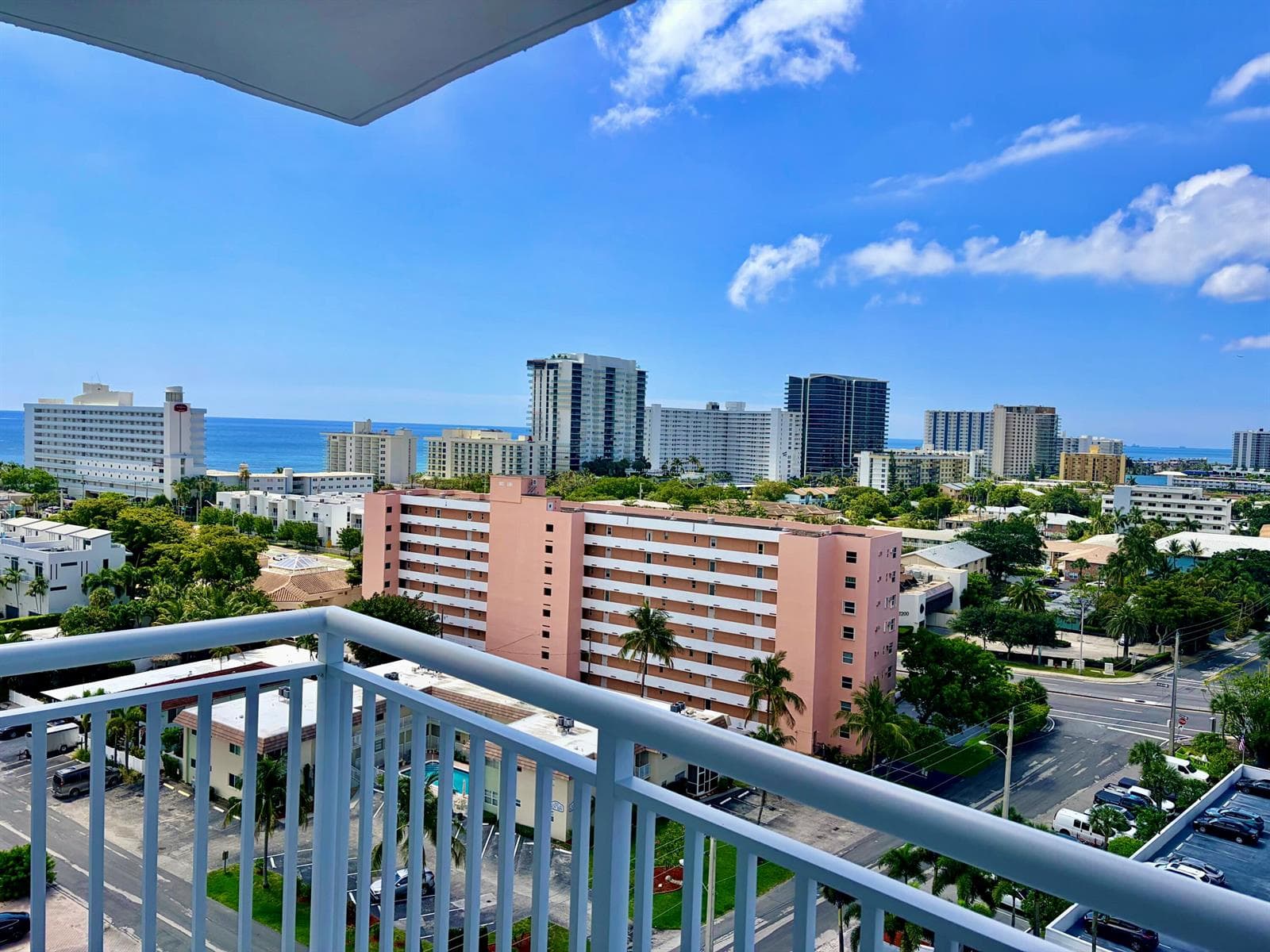 1505 N Riverside Drive 1403 photo 1