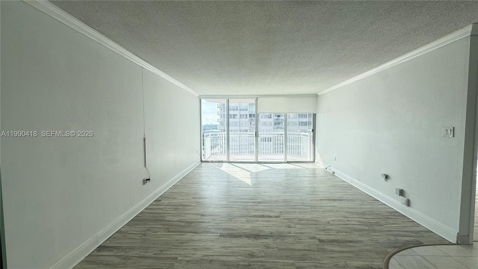 18061 Biscayne Blvd 1203 photo 3