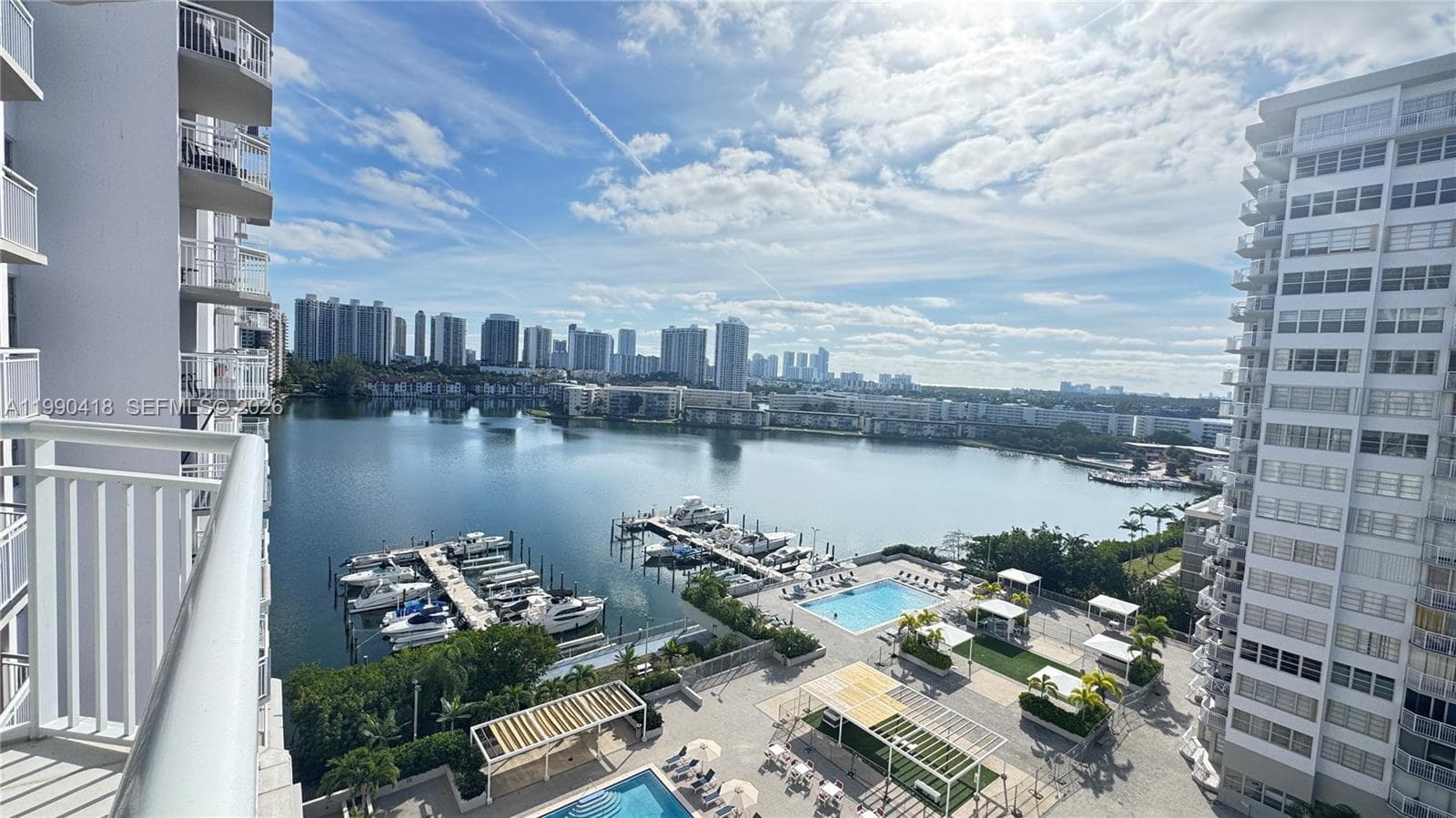 18061 Biscayne Blvd 1203 photo 1