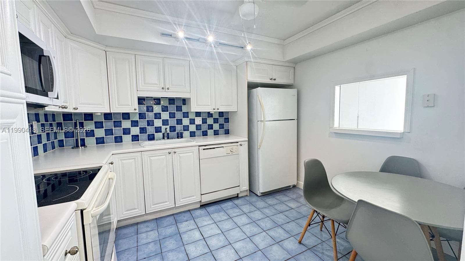 18061 Biscayne Blvd 1203 photo 5