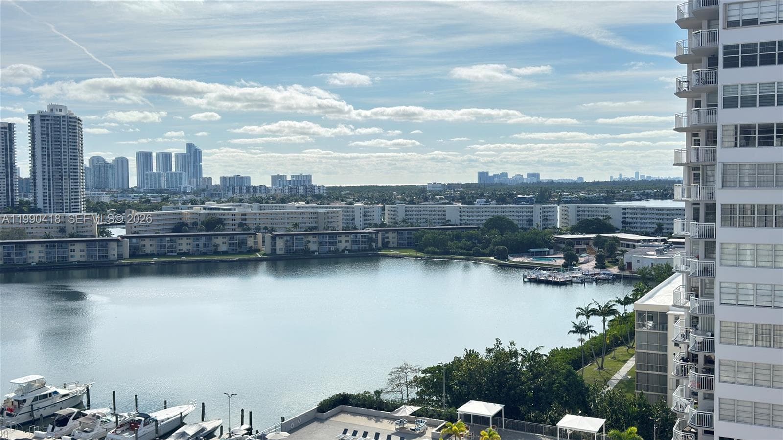 18061 Biscayne Blvd 1203 photo 24