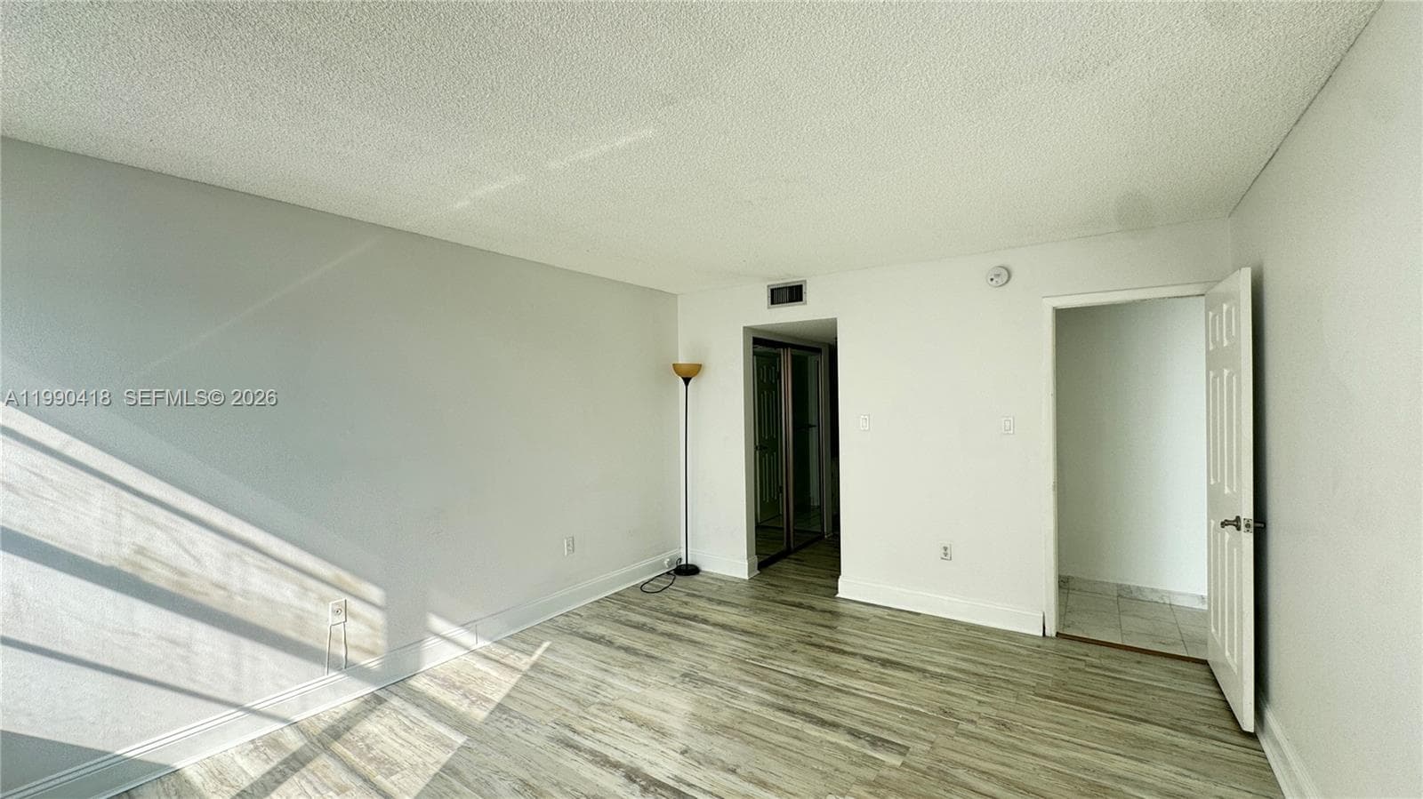 18061 Biscayne Blvd 1203 photo 11