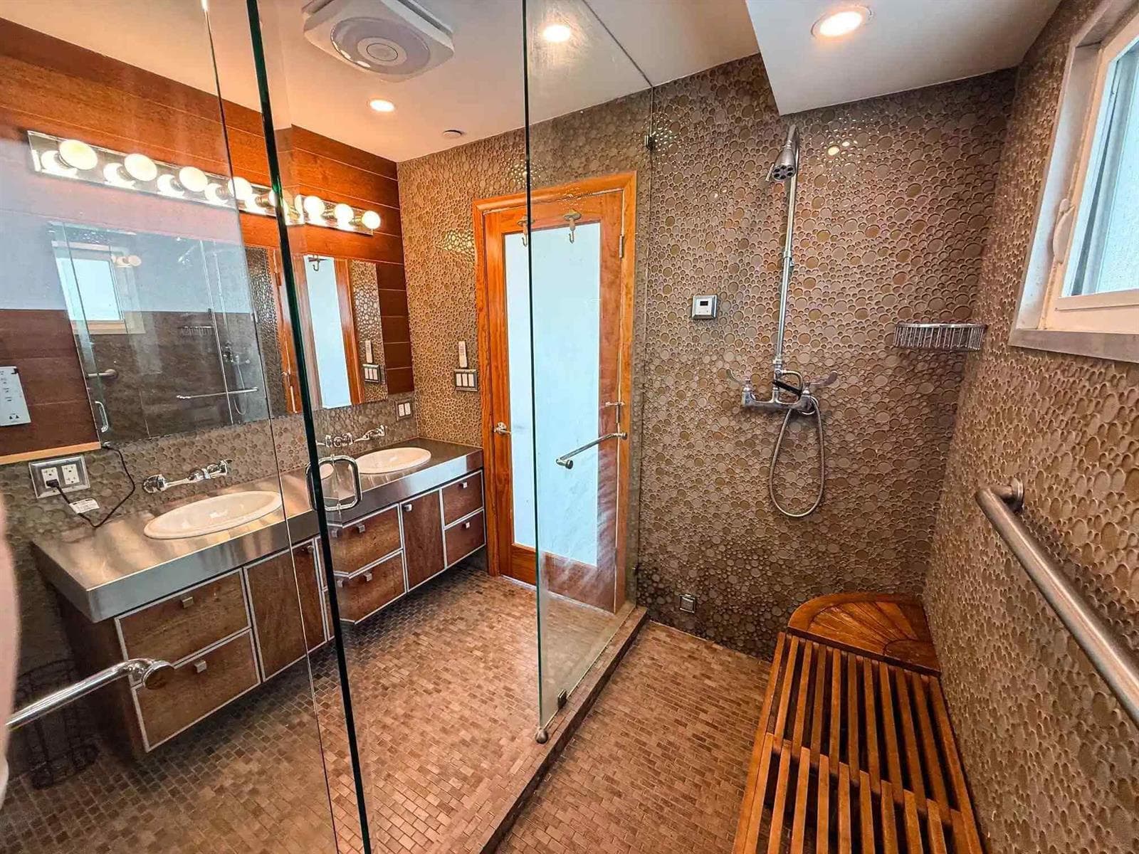 2200 NE 26th Street A photo 22
