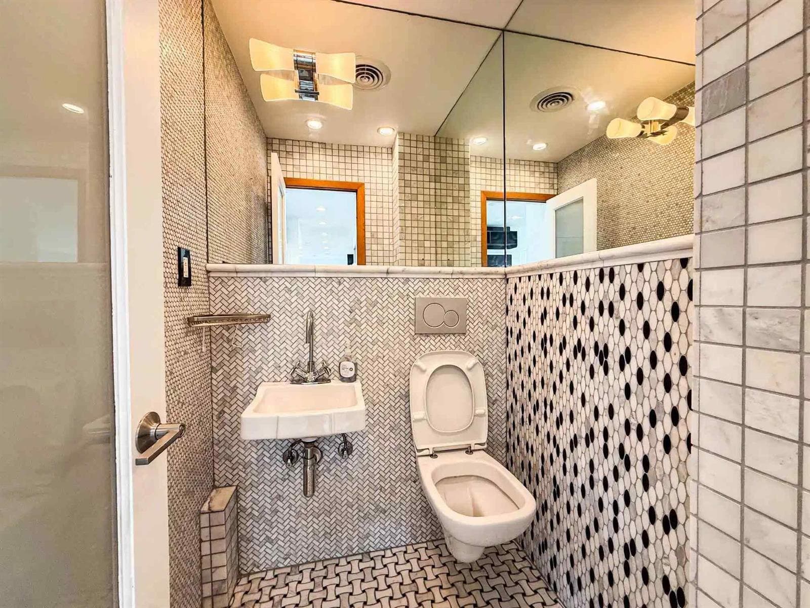 2200 NE 26th Street A photo 25