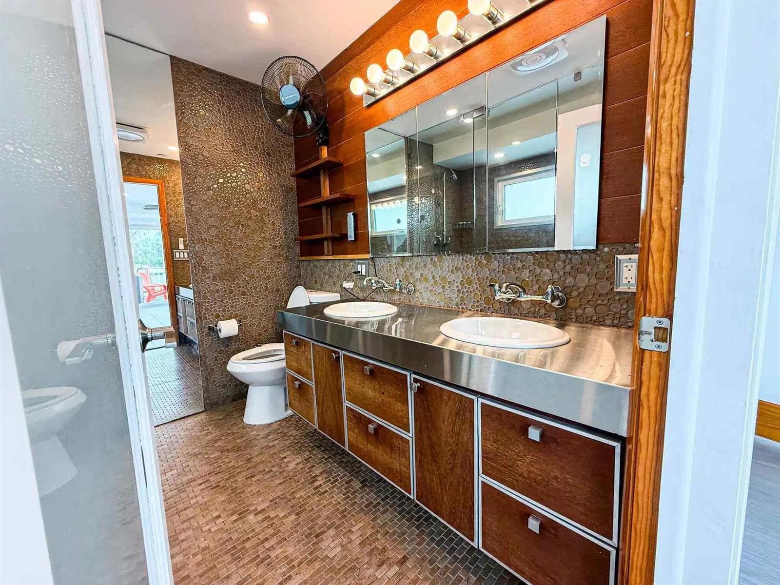 2200 NE 26th Street A photo 21