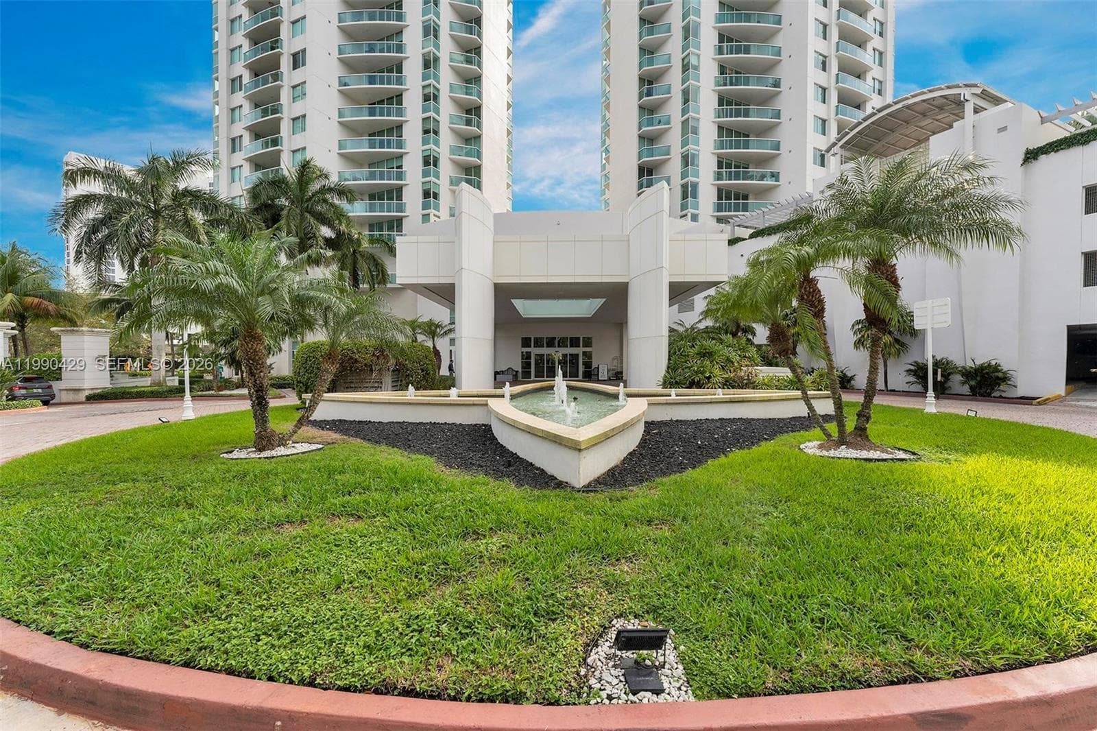 19400 Turnberry Way 2011 photo 4