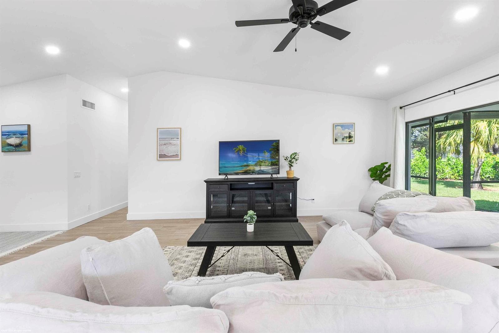13781 Barberry Drive photo 6