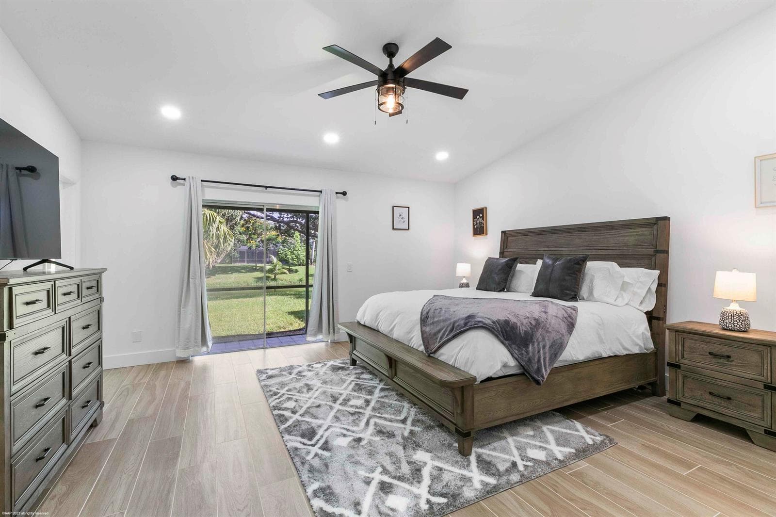 13781 Barberry Drive photo 10