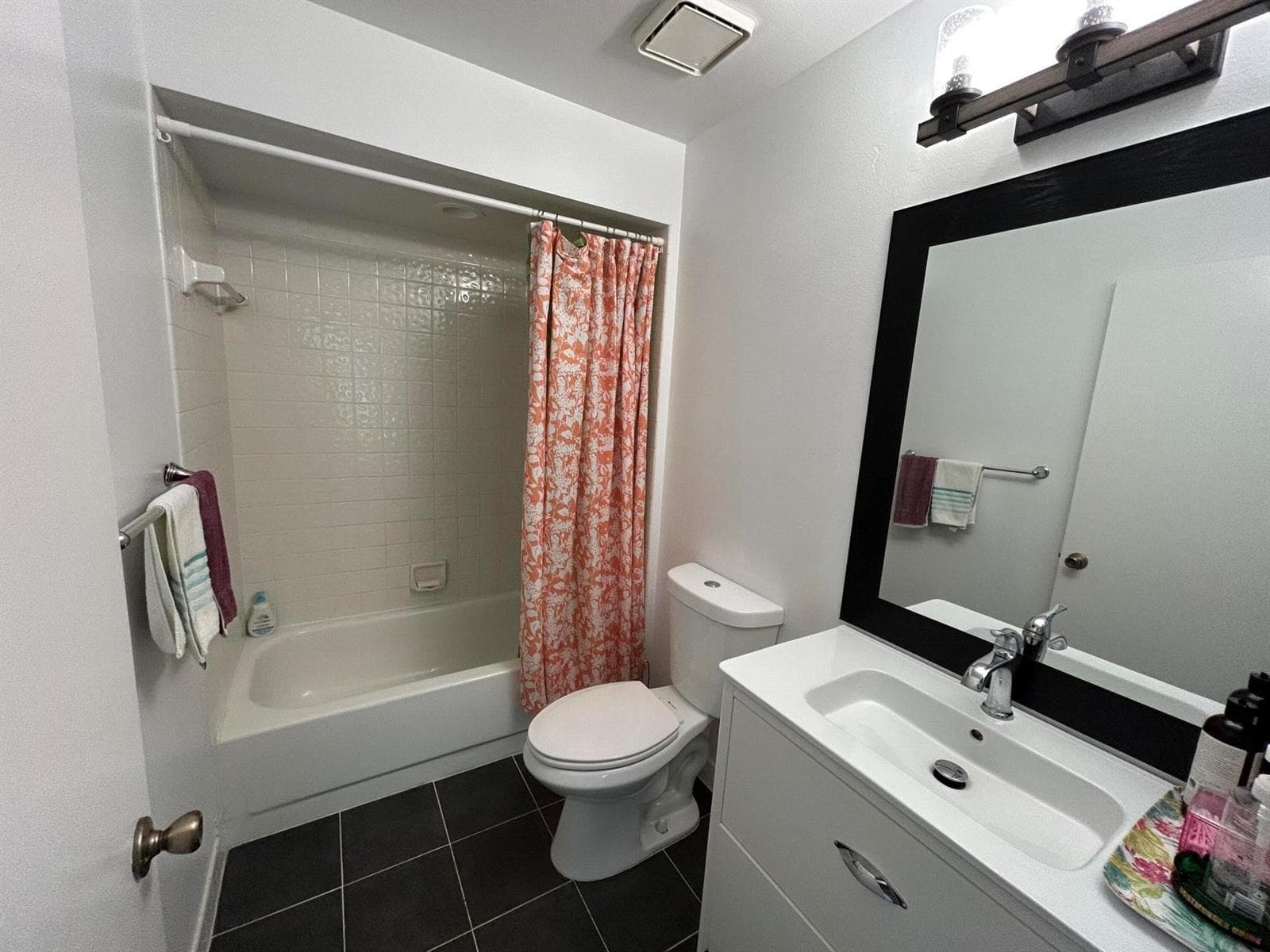 7207 Le Chalet Boulevard photo 16