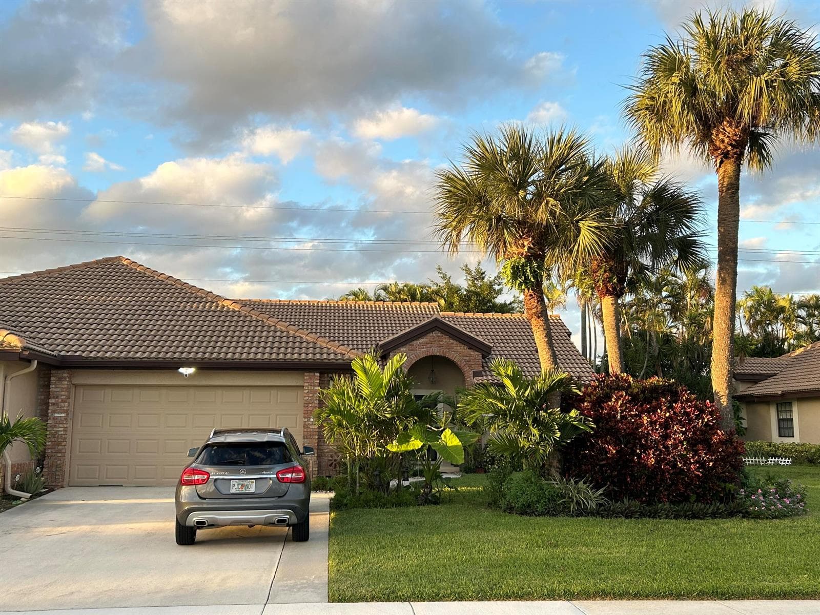 7207 Le Chalet Boulevard photo 1