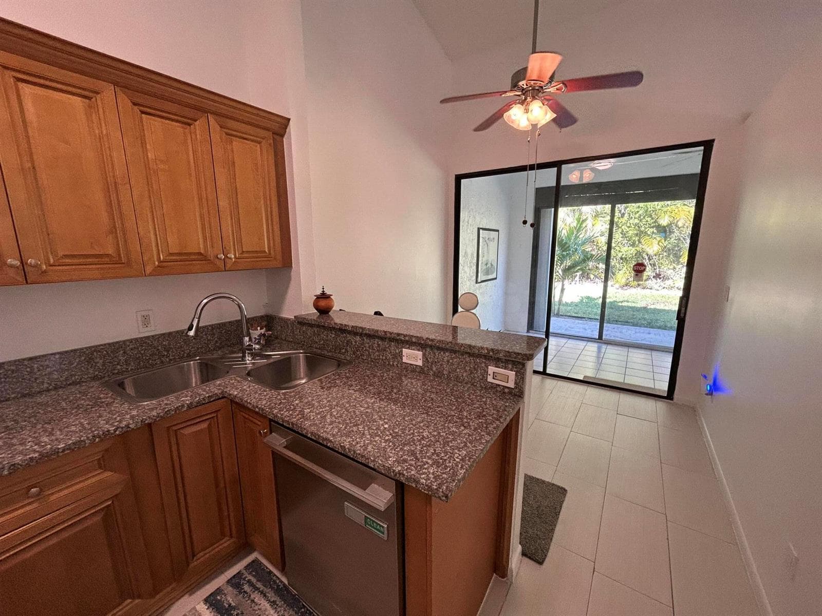 7207 Le Chalet Boulevard photo 10