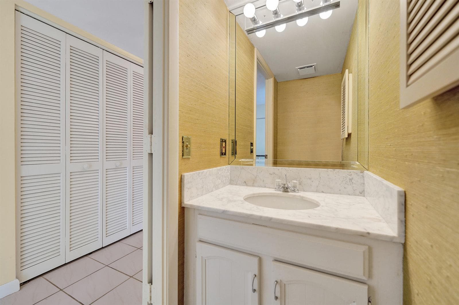 3200 Port Royale Drive N 701 photo 17