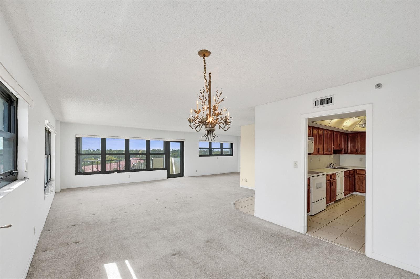 3200 Port Royale Drive N 701 photo 10