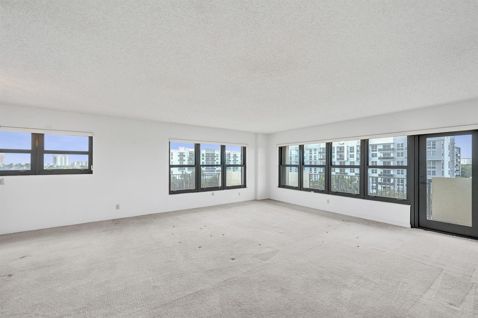 3200 Port Royale Drive N 701 photo 8