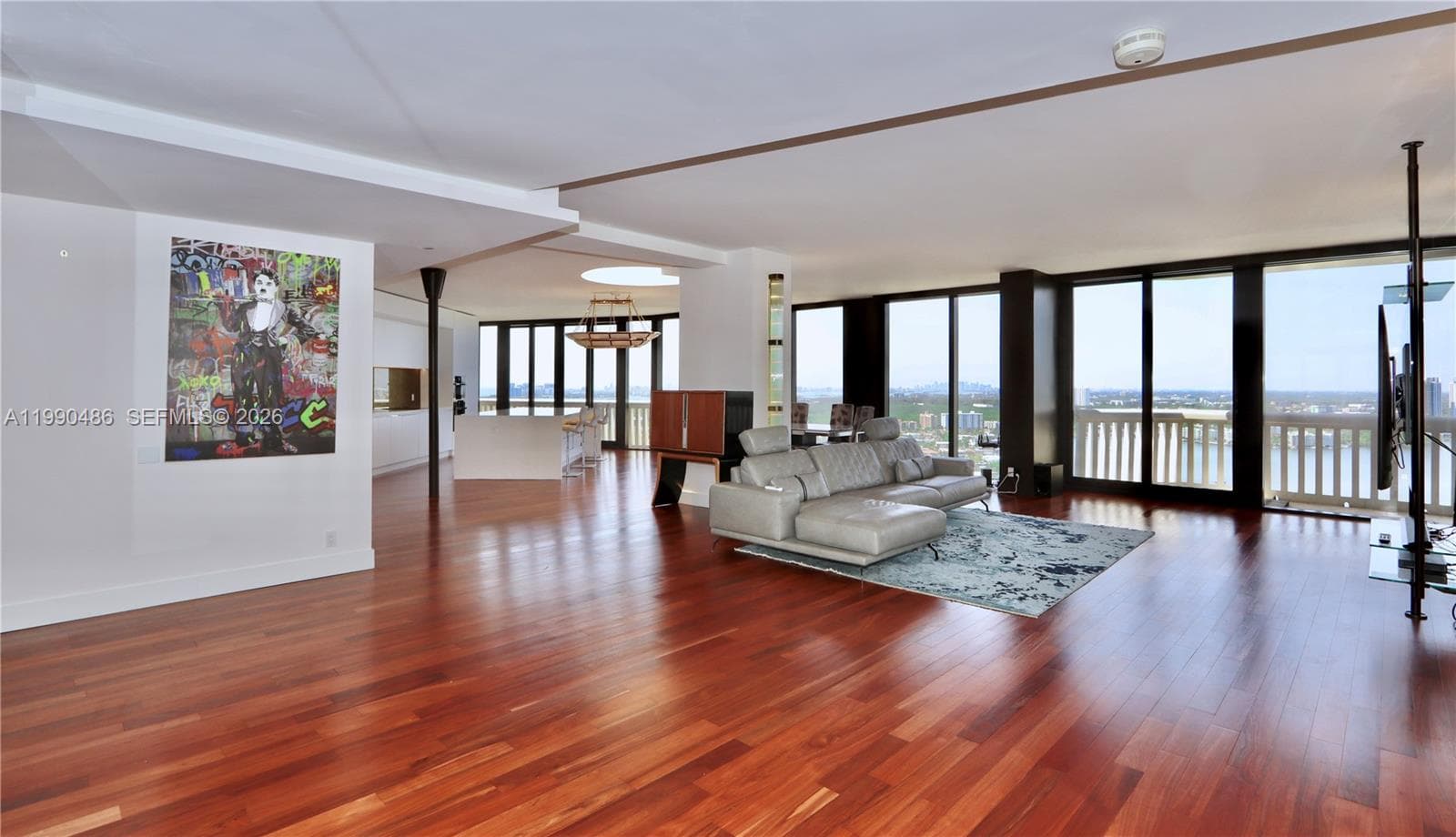 1000 Island Blvd PH2 photo 2