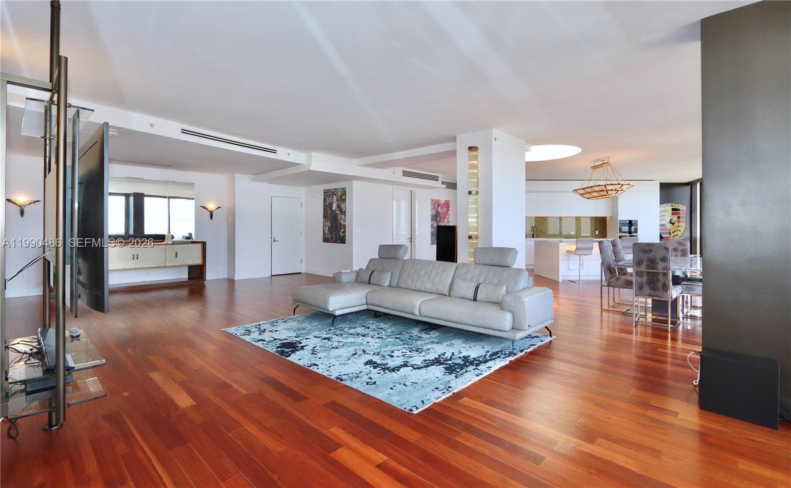 1000 Island Blvd PH2 photo 3