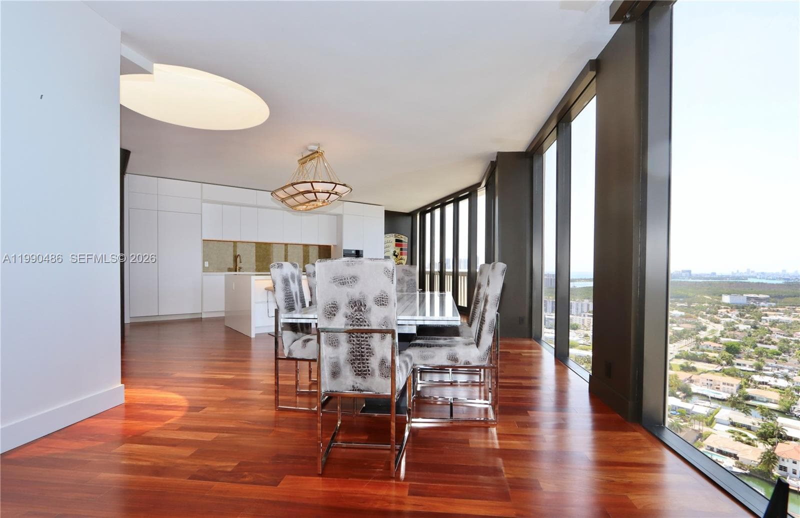 1000 Island Blvd PH2 photo 5