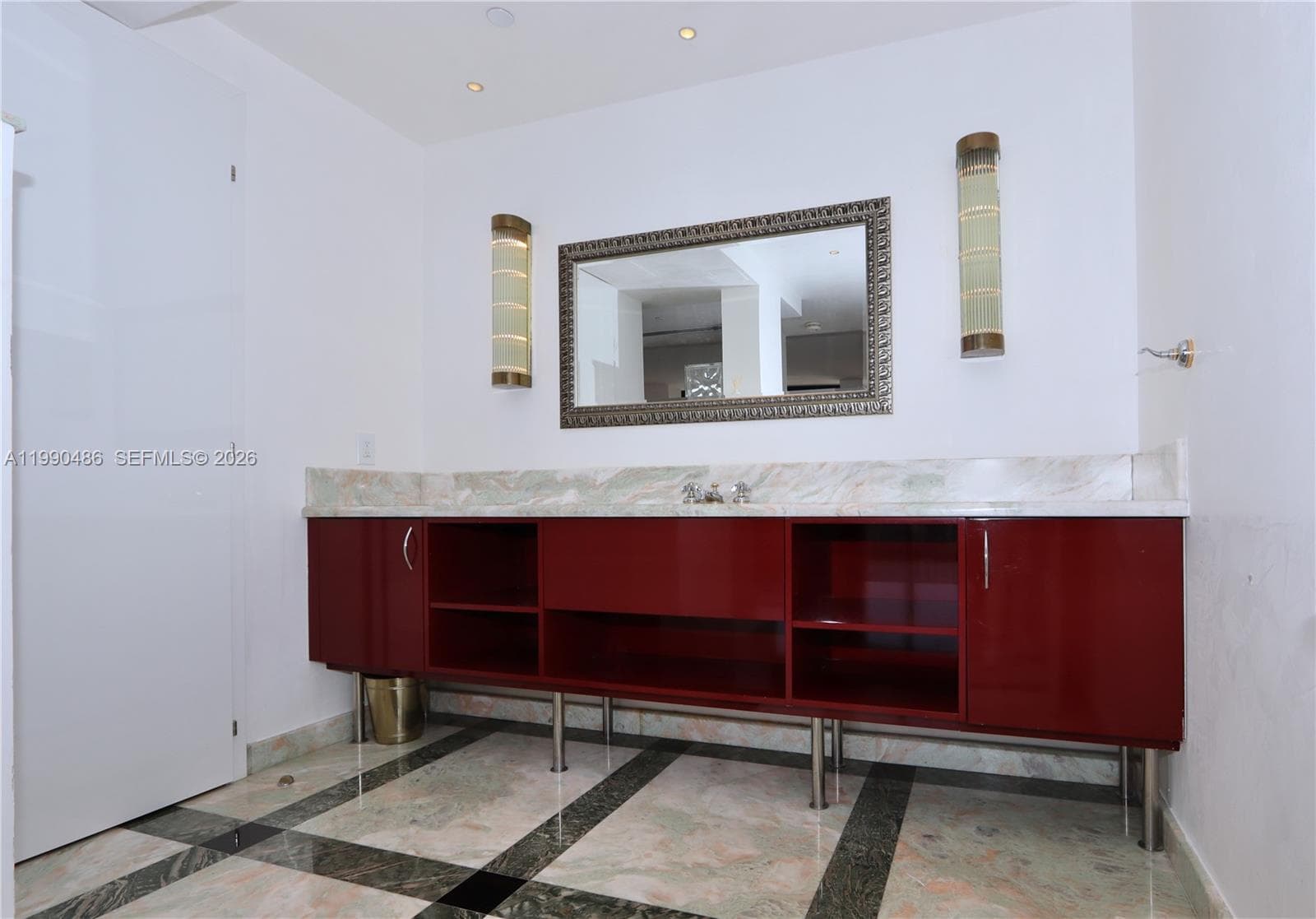 1000 Island Blvd PH2 photo 19