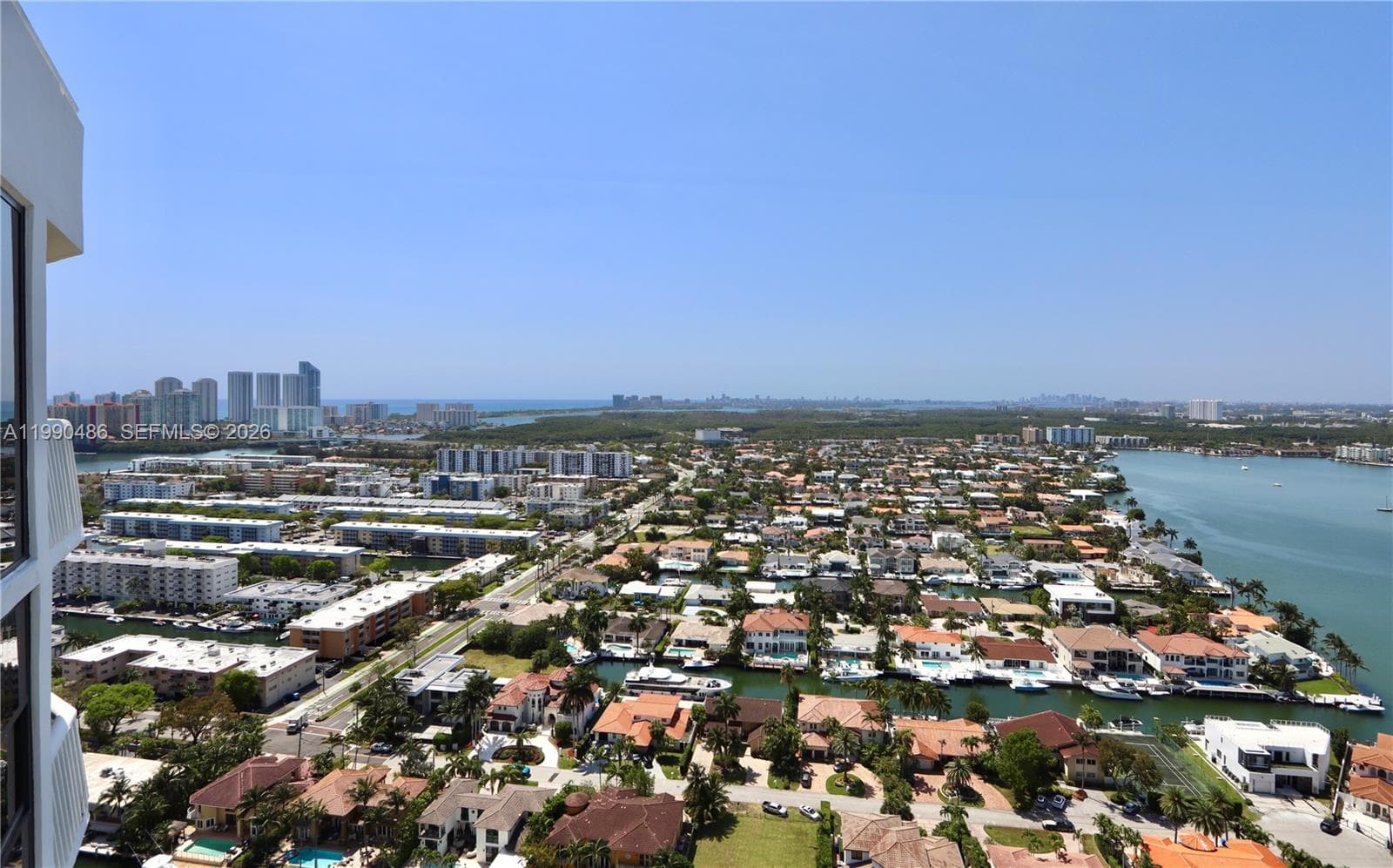 1000 Island Blvd PH2 photo 25