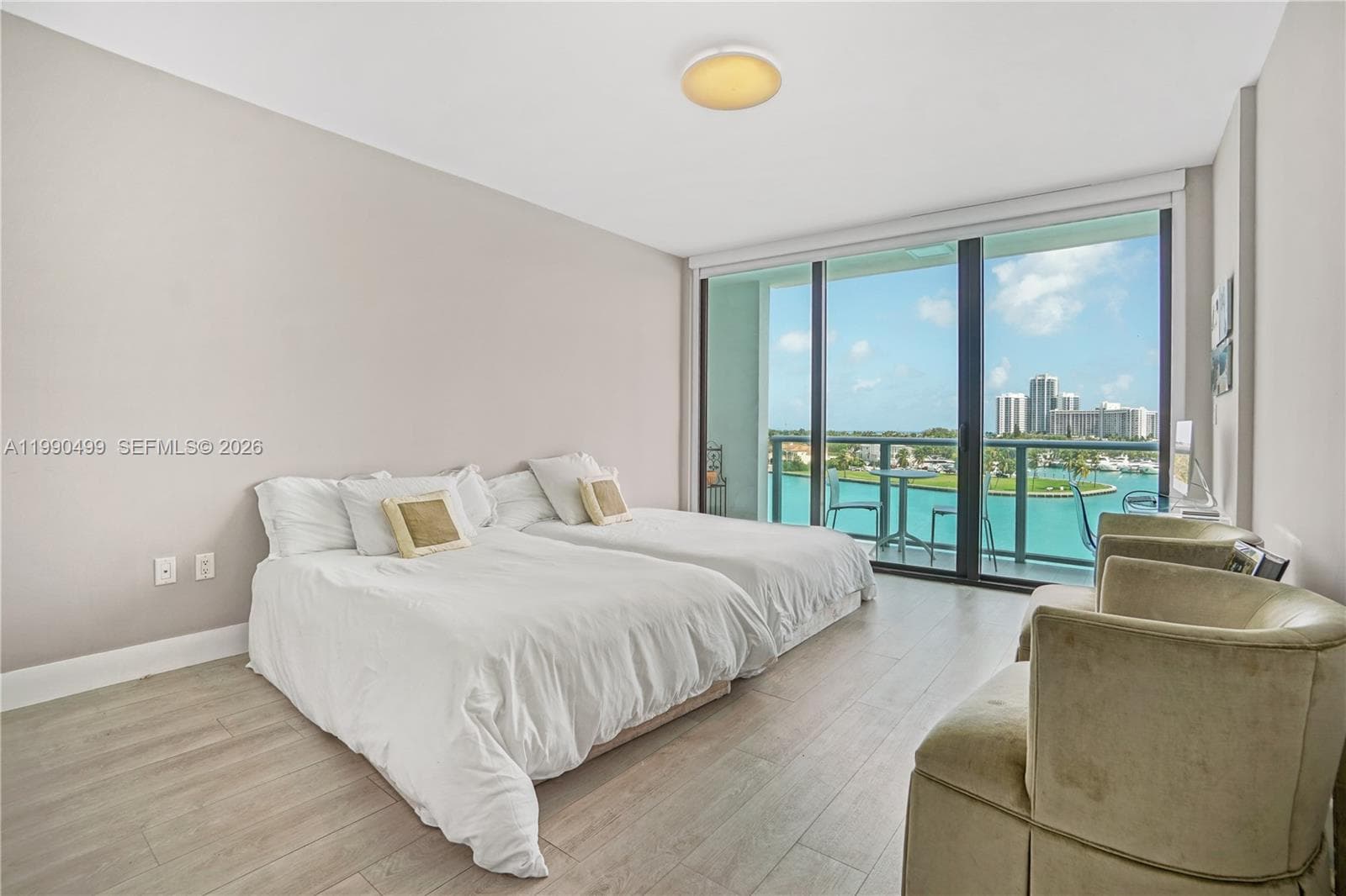 10201 E Bay Harbor Dr 601 photo 23