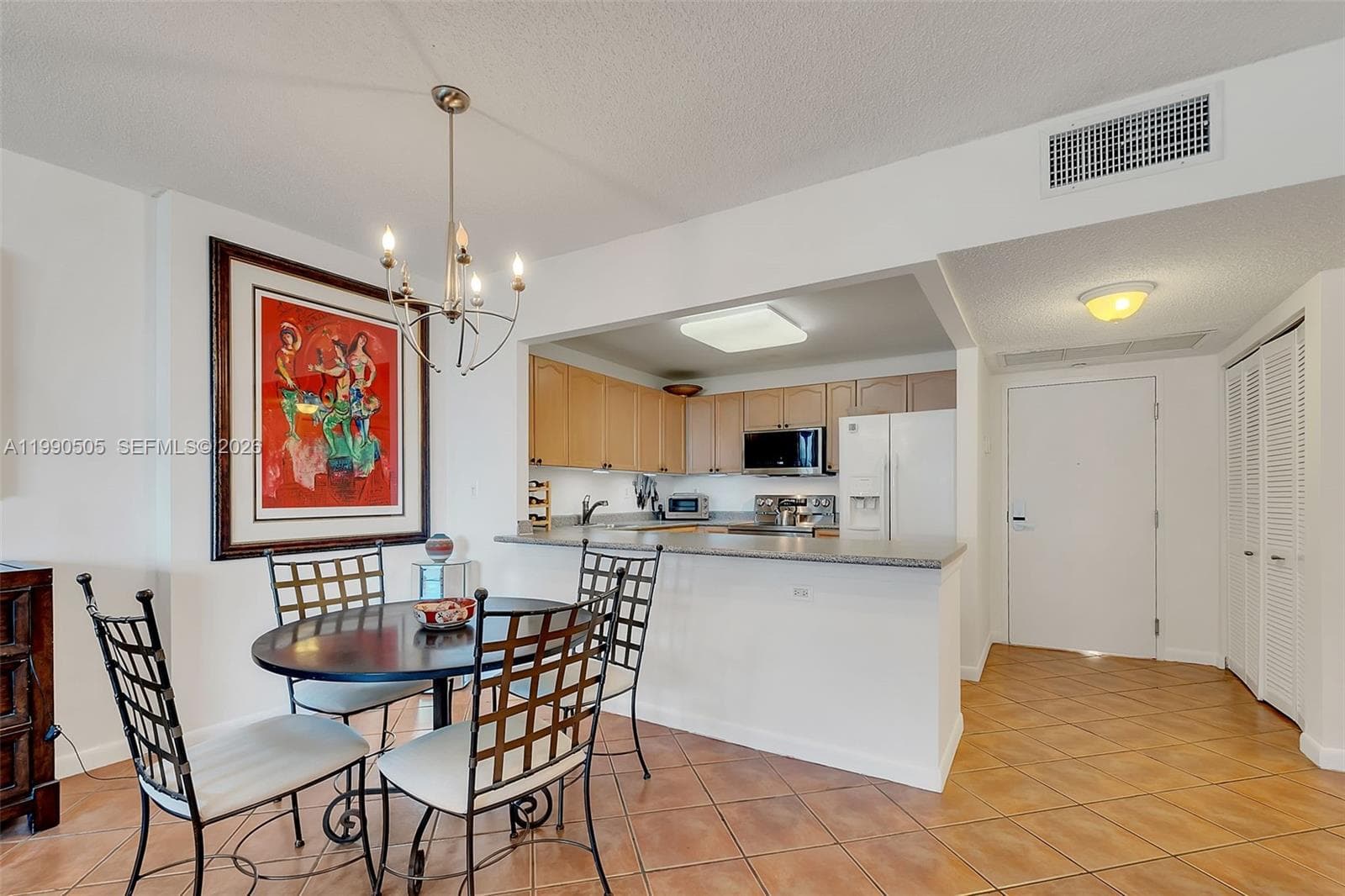 2301 Collins Ave 533 photo 2