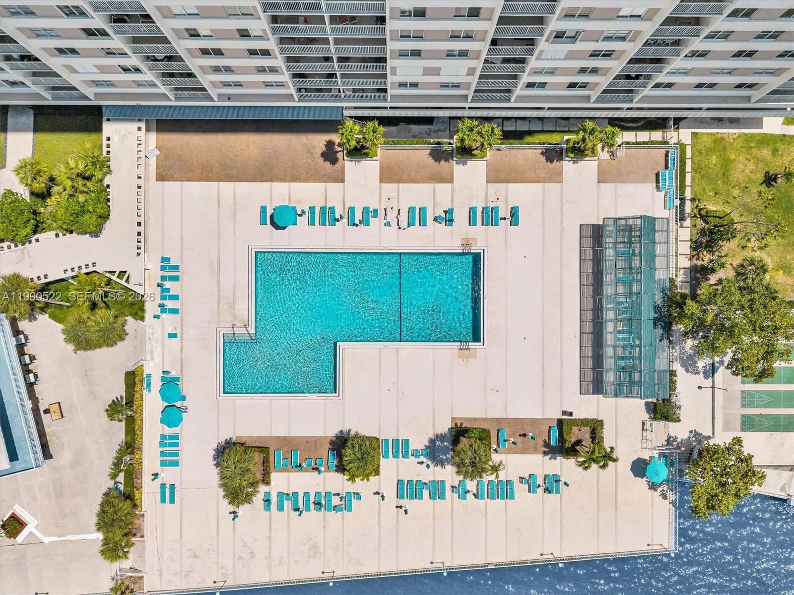 300 Bayview Dr 902 photo 22