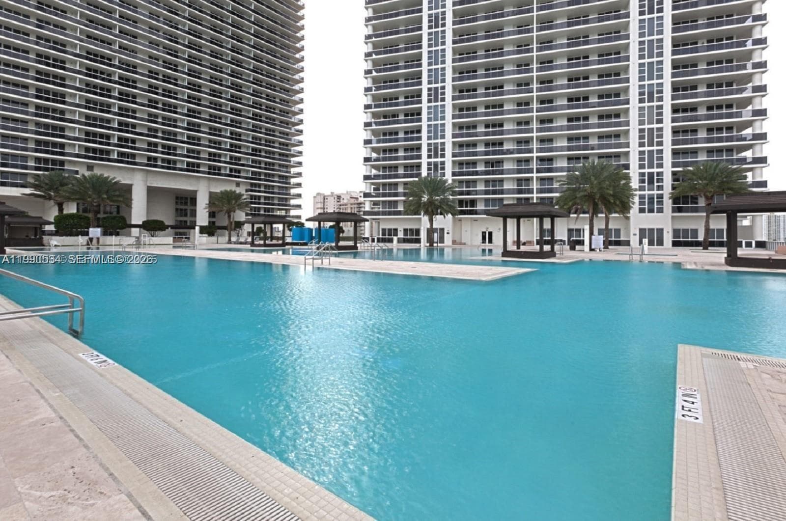 1830 S Ocean Drive 4608 photo 1