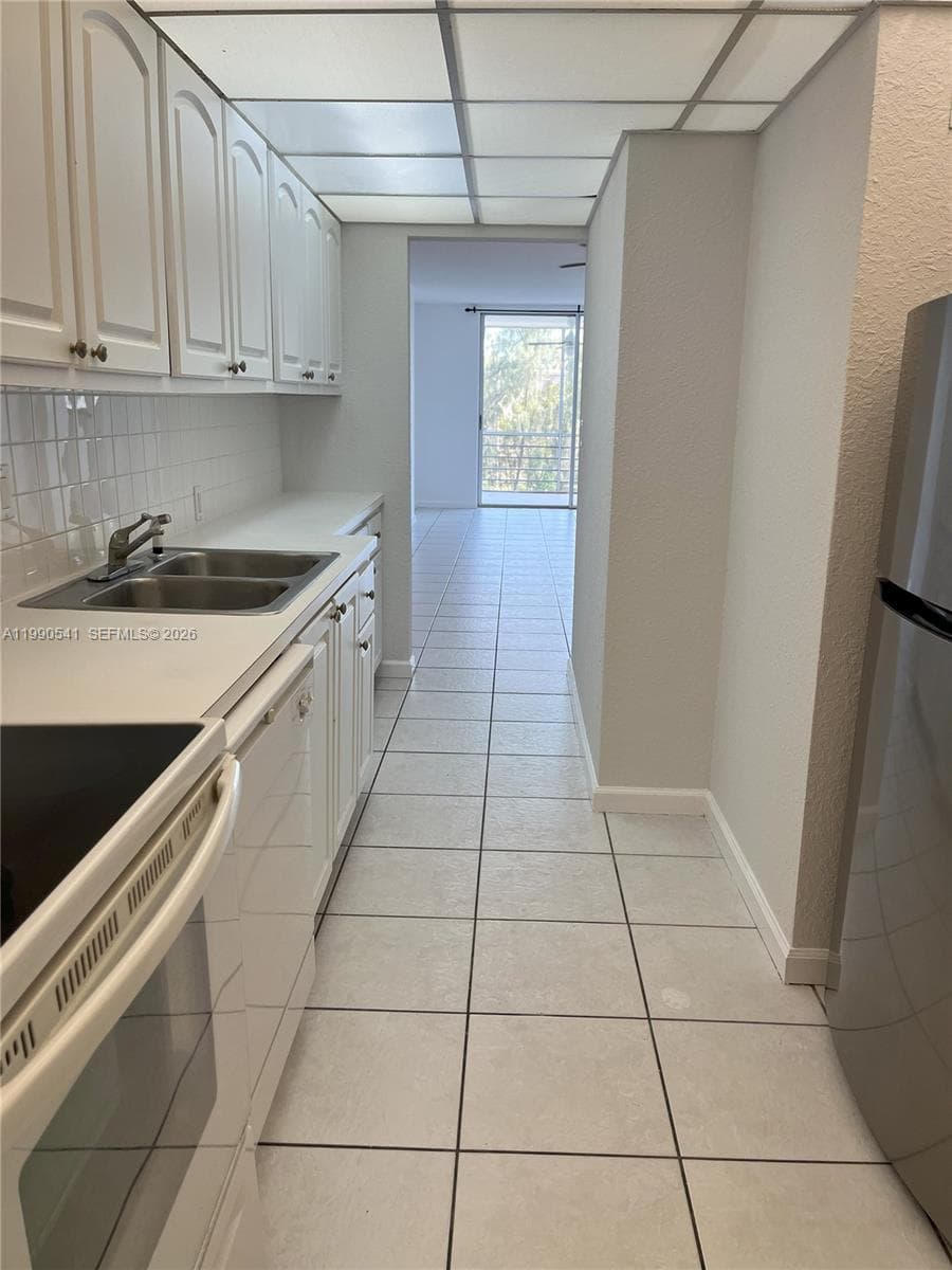 3660 166th St 305 photo 9