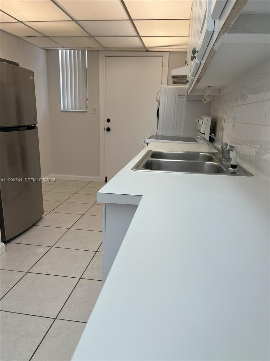 3660 166th St 305 photo 14